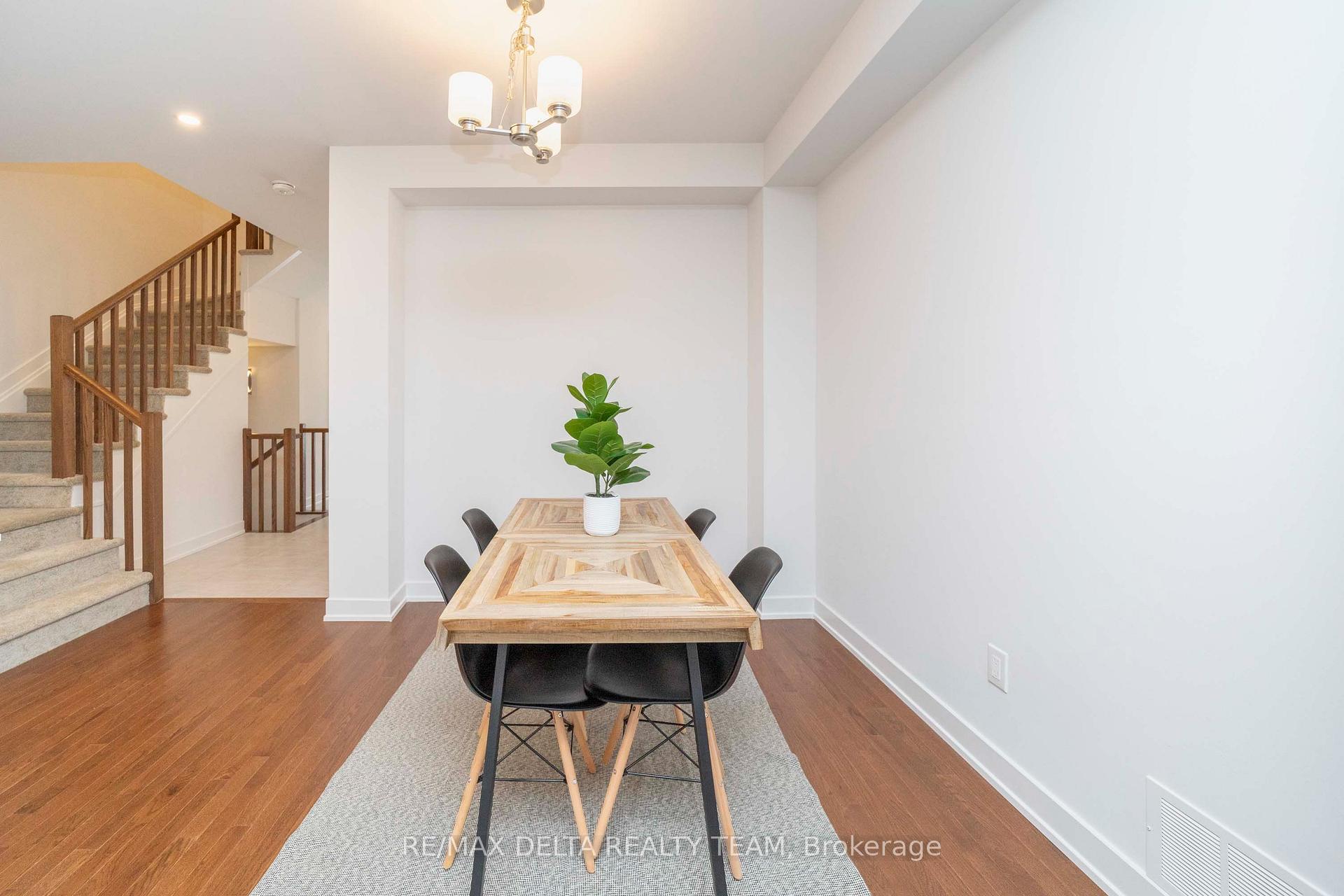 Photo 4 of 631 Knotridge Street, Ottawa, Mer Bleue/Bradley Estates/Anderson Park — HOMEH