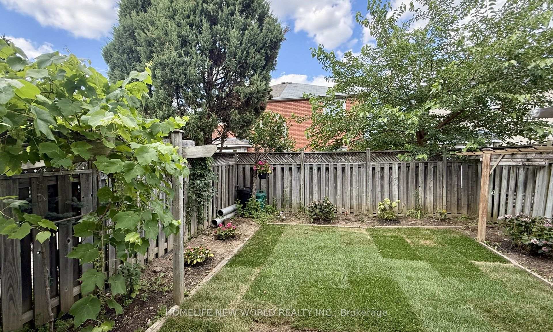 Photo 27 of 5666 Cortina Crescent, Mississauga, Hurontario — HOMEH