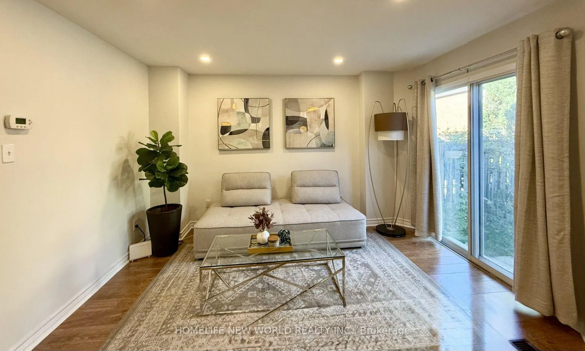 Photo 3 of 5666 Cortina Crescent, Mississauga, Hurontario — HOMEH