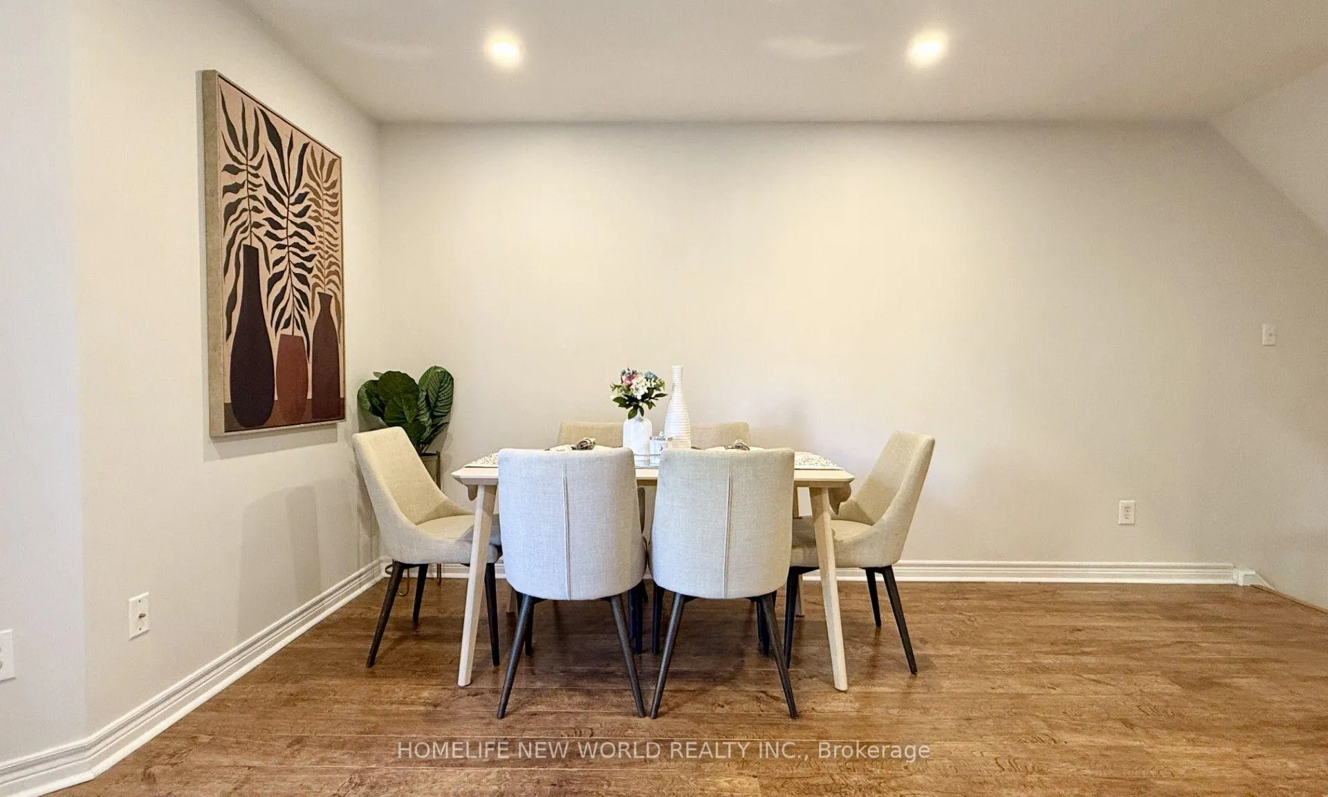 Photo 7 of 5666 Cortina Crescent, Mississauga, Hurontario — HOMEH