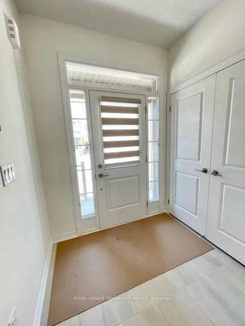 Photo 4 of 142 Shepherd Drive, Barrie, Rural Barrie Southeast — HOMEH