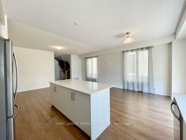 Photo 12 of 142 Shepherd Drive, Barrie, Rural Barrie Southeast — HOMEH