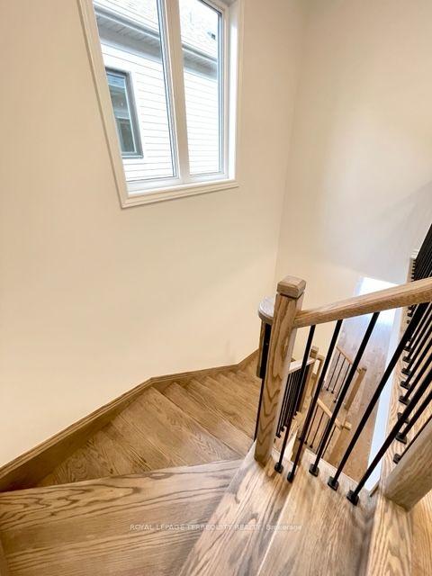 Photo 15 of 142 Shepherd Drive, Barrie, Rural Barrie Southeast — HOMEH