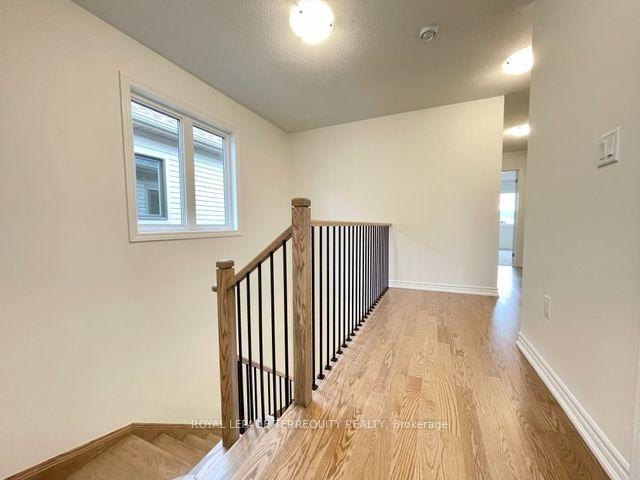 Photo 16 of 142 Shepherd Drive, Barrie, Rural Barrie Southeast — HOMEH