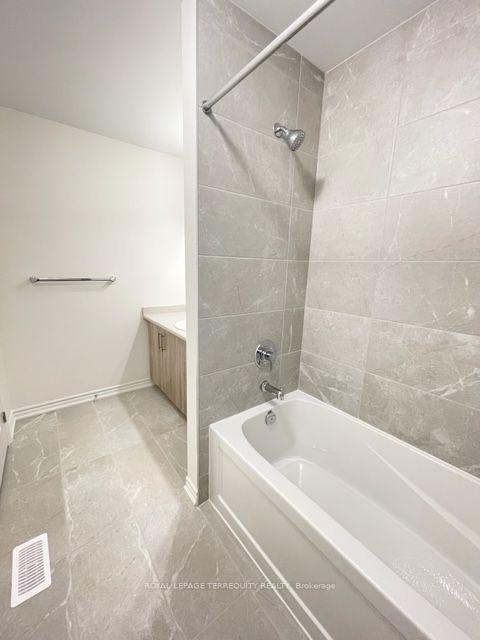 Photo 36 of 142 Shepherd Drive, Barrie, Rural Barrie Southeast — HOMEH