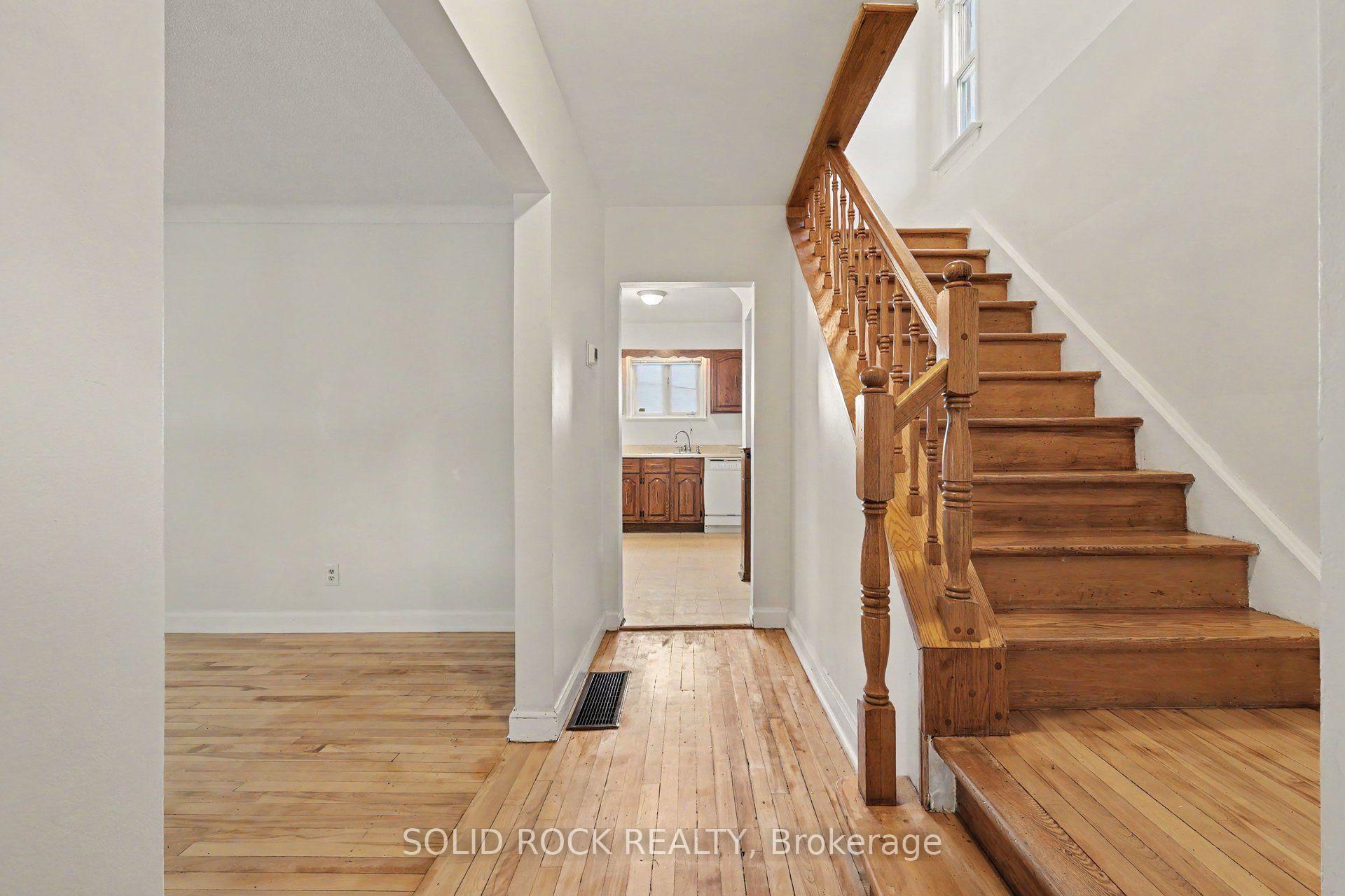 Photo 4 of 667 Alesther Street, Ottawa, Overbrook/Castle Heights — HOMEH