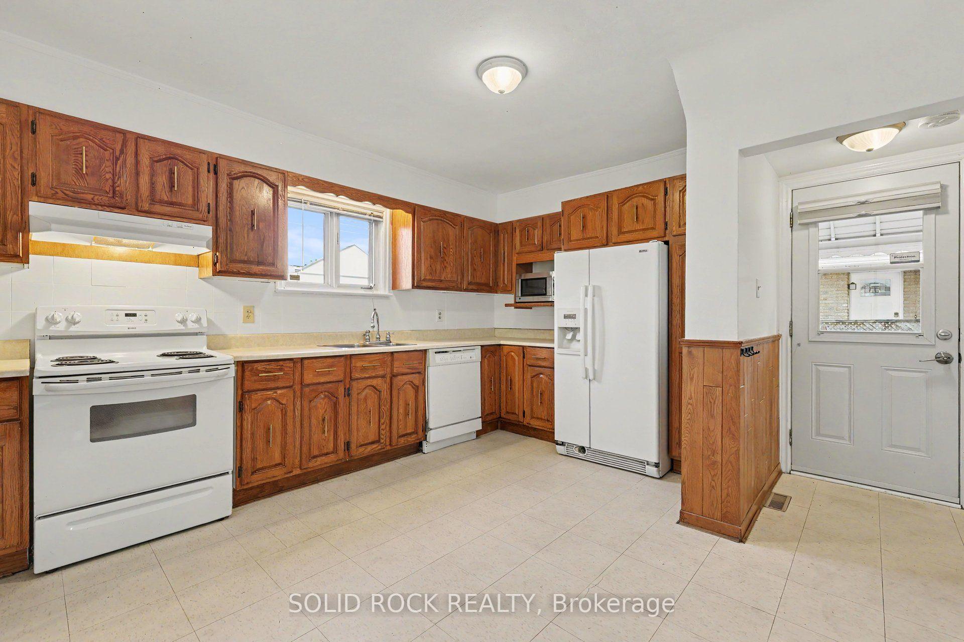 Photo 9 of 667 Alesther Street, Ottawa, Overbrook/Castle Heights — HOMEH
