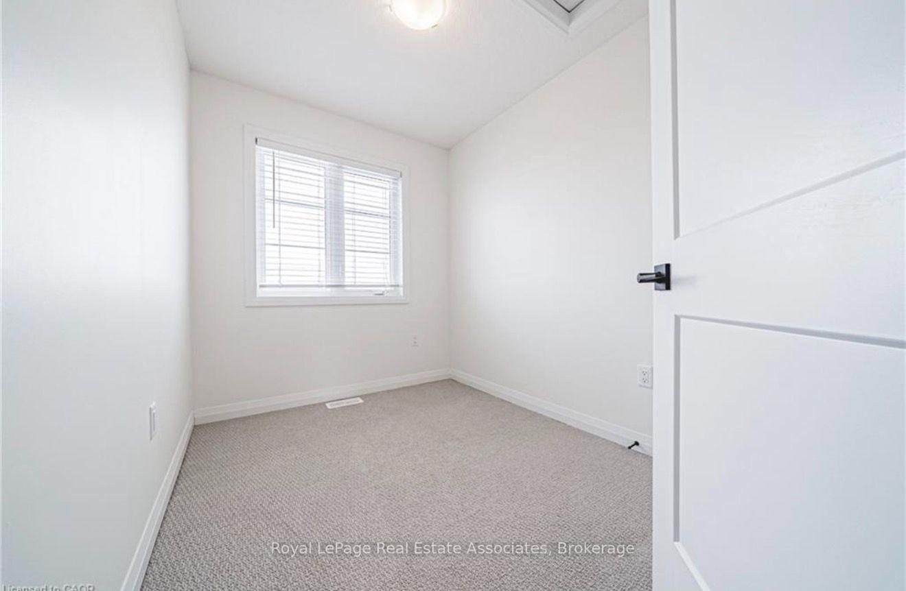Photo 6 of Unit 17, 120 Court Drive, Brant, Paris — HOMEH