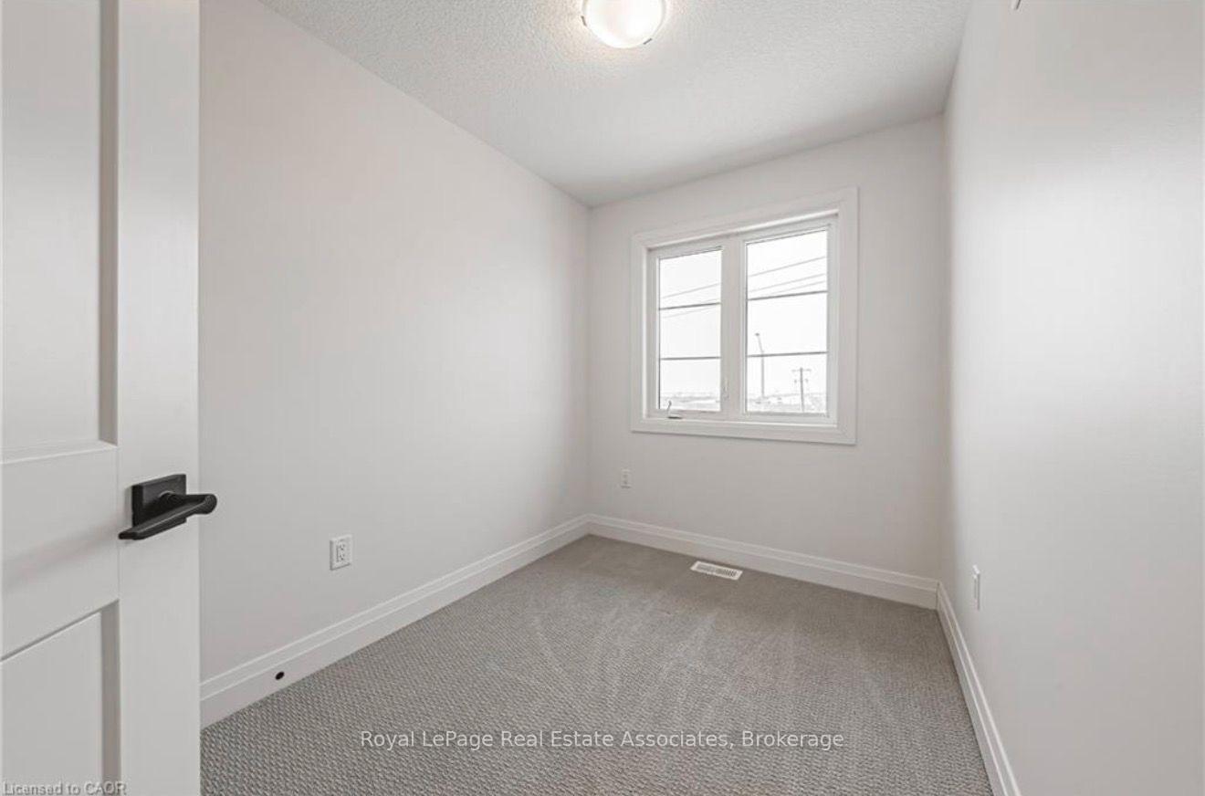 Photo 7 of Unit 17, 120 Court Drive, Brant, Paris — HOMEH