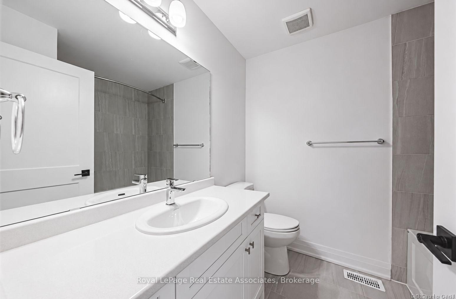 Photo 8 of Unit 17, 120 Court Drive, Brant, Paris — HOMEH