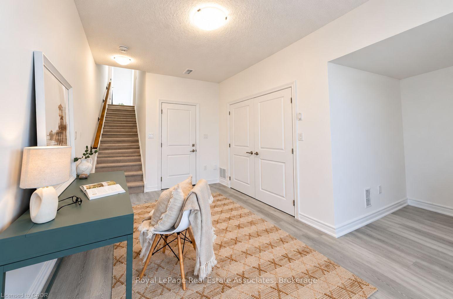 Photo 12 of Unit 17, 120 Court Drive, Brant, Paris — HOMEH