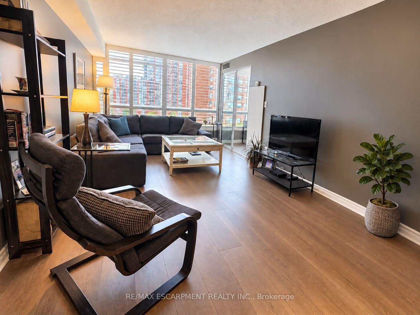 Photo 12 of Unit 503, 1276 Maple Crossing Boulevard, Burlington, Brant — HOMEH