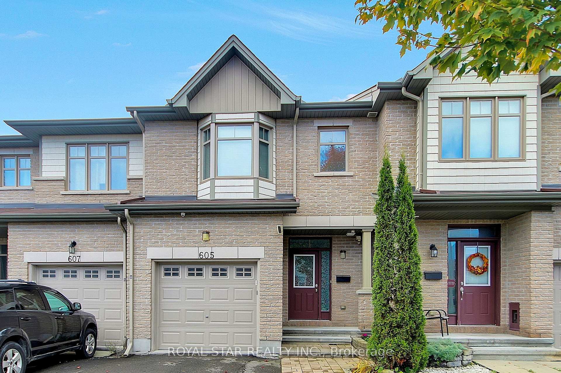 Photo 2 of 605 Sunburst Street, Ottawa, Leitrim — HOMEH