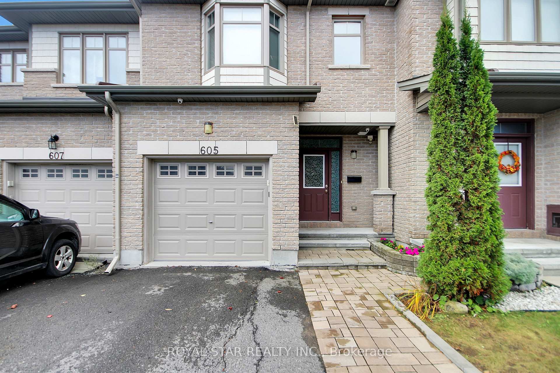 Photo 3 of 605 Sunburst Street, Ottawa, Leitrim — HOMEH