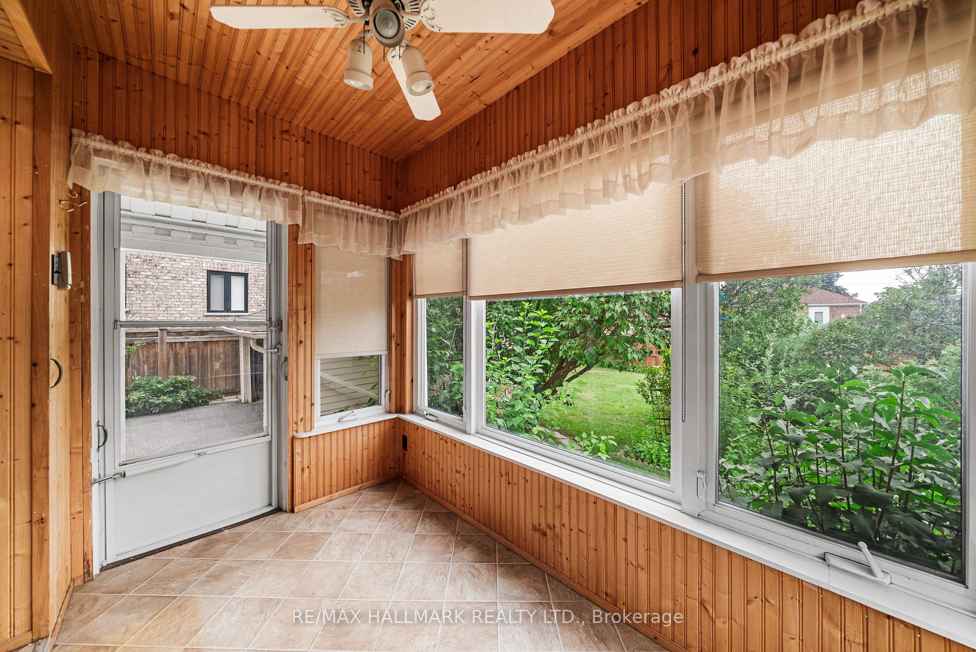 Photo 14 of 27 Sunray Crescent, North York, Downsview-Roding-CFB — HOMEH