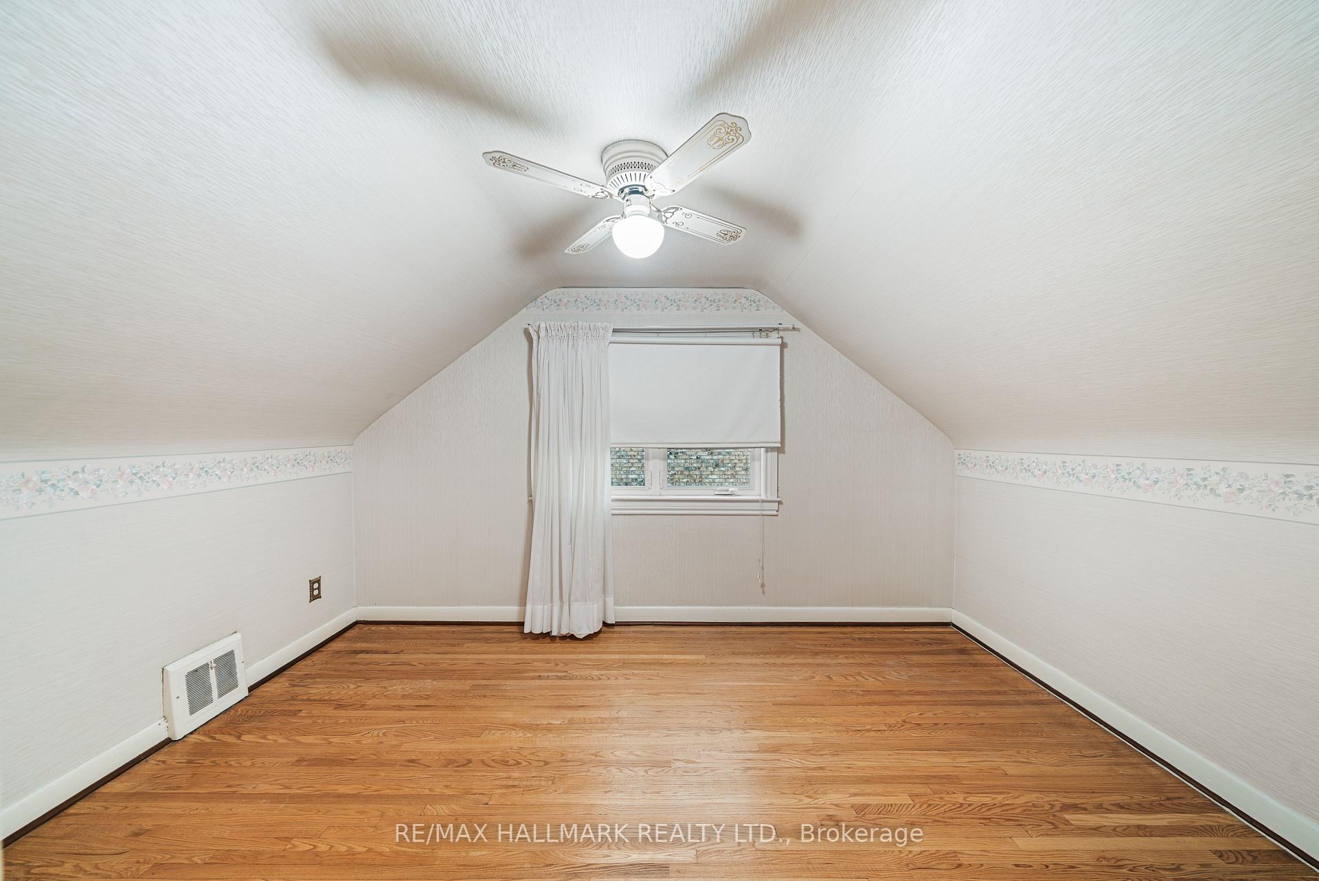 Photo 25 of 27 Sunray Crescent, North York, Downsview-Roding-CFB — HOMEH