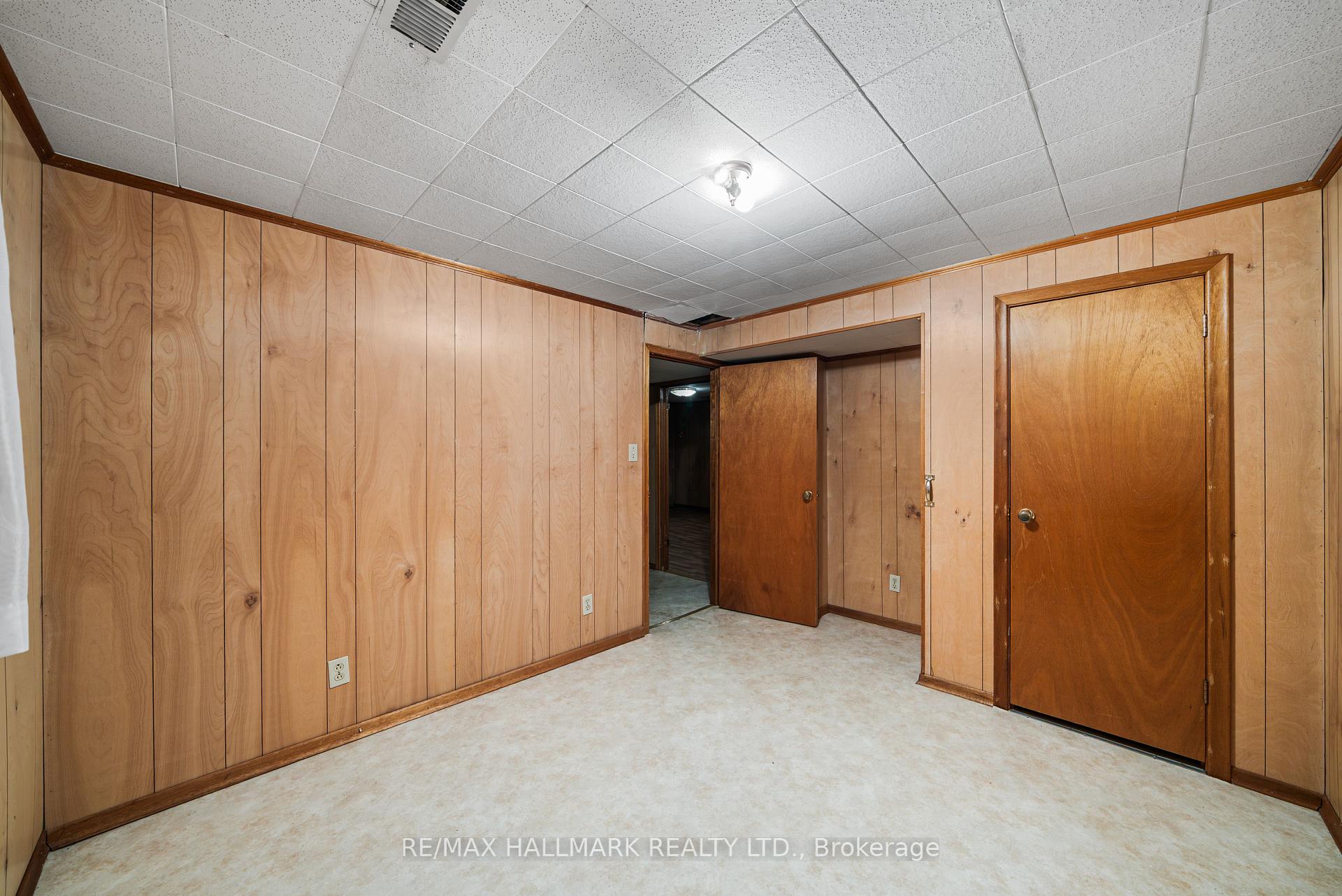 Photo 32 of 27 Sunray Crescent, North York, Downsview-Roding-CFB — HOMEH