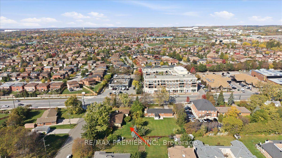 Photo 6 of 1 Gram Street, Vaughan, Maple — HOMEH
