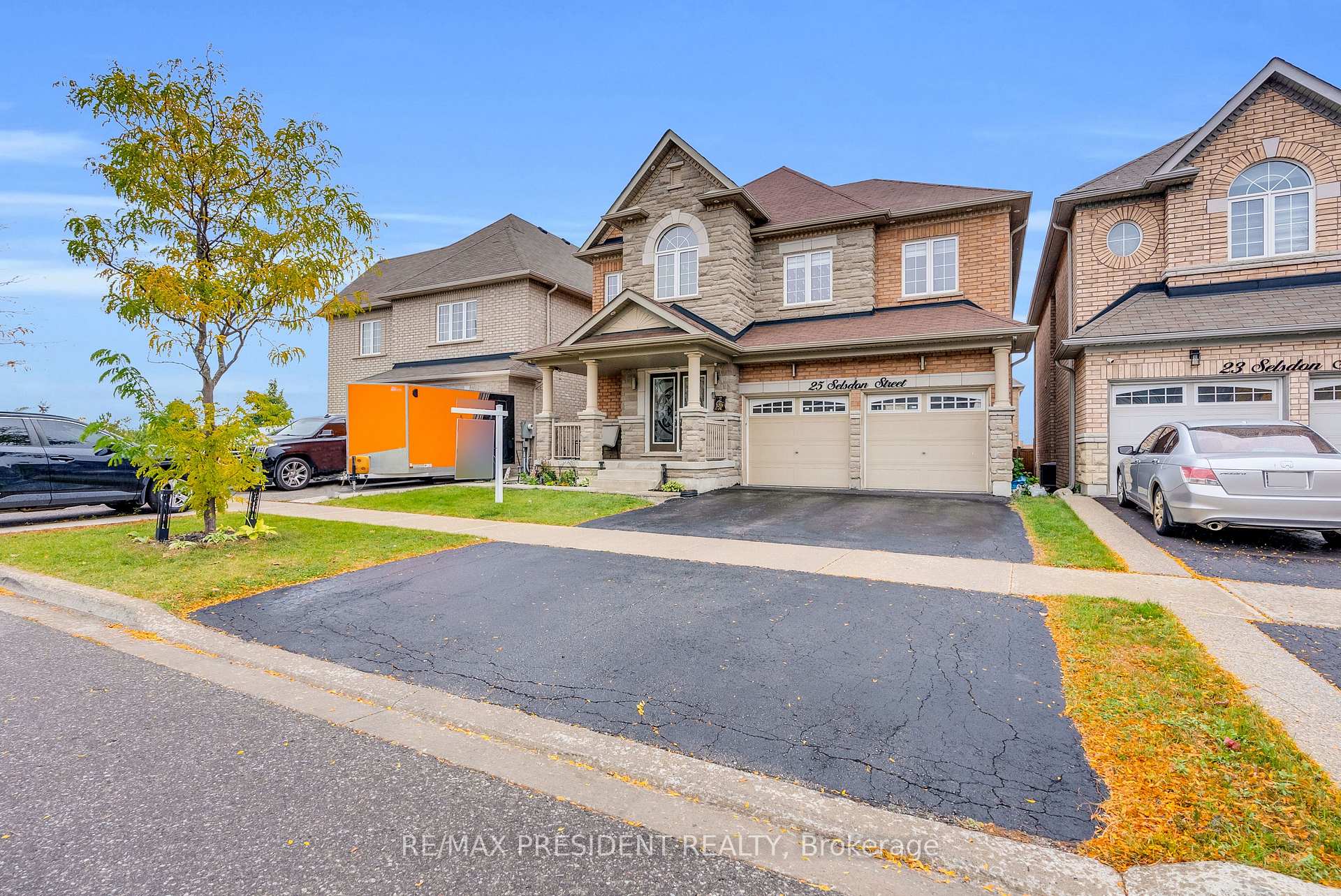 Photo 3 of 25 Selsdon Street, Brampton, Credit Valley — HOMEH