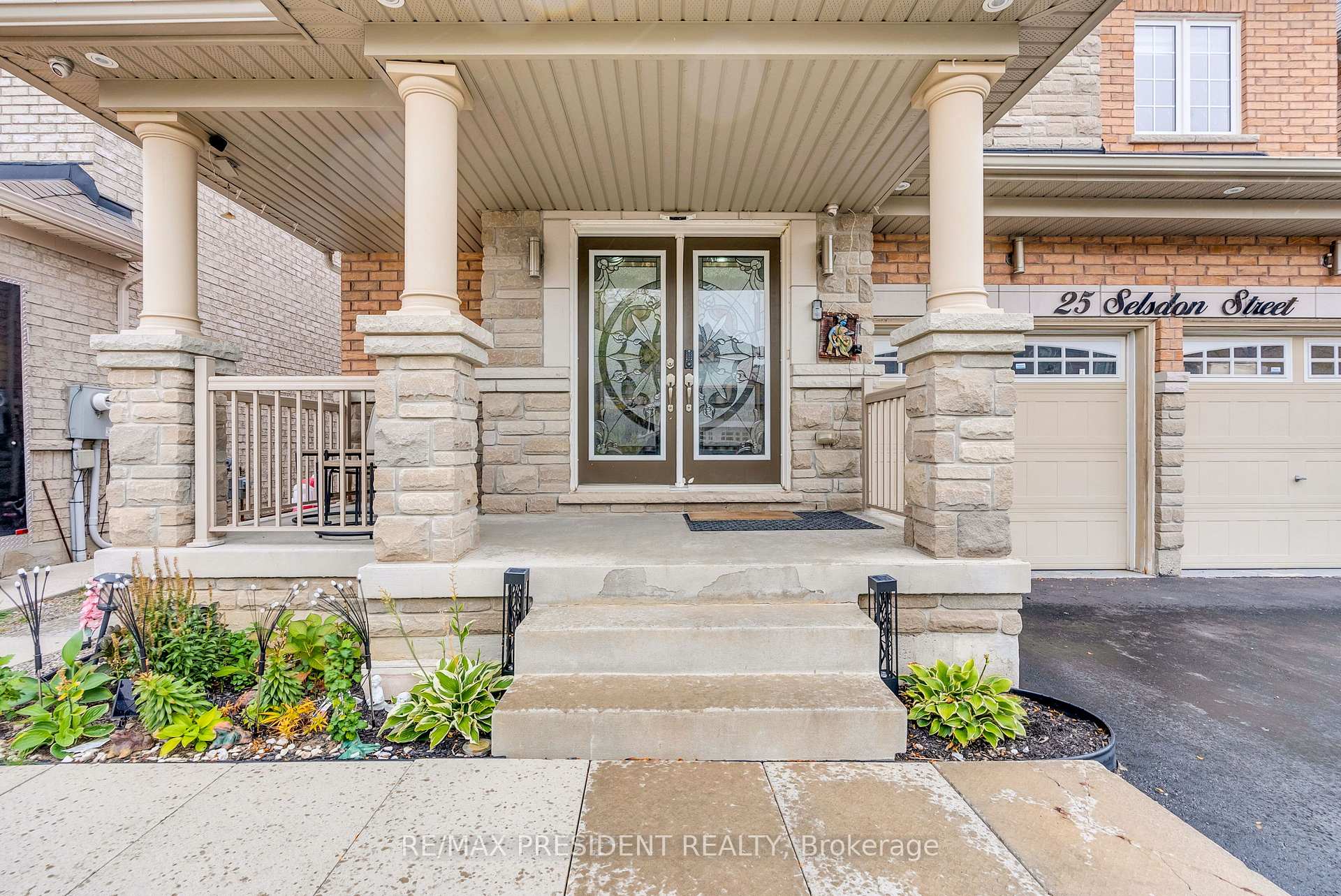 Photo 4 of 25 Selsdon Street, Brampton, Credit Valley — HOMEH