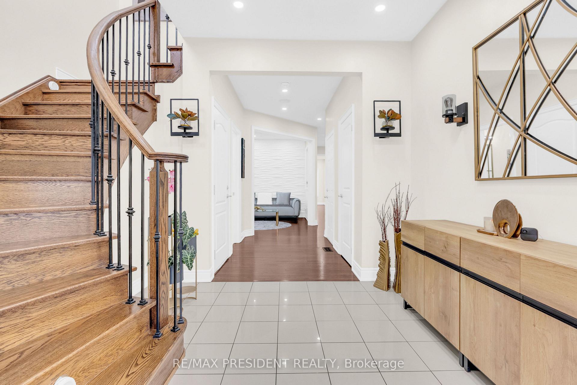 Photo 6 of 25 Selsdon Street, Brampton, Credit Valley — HOMEH