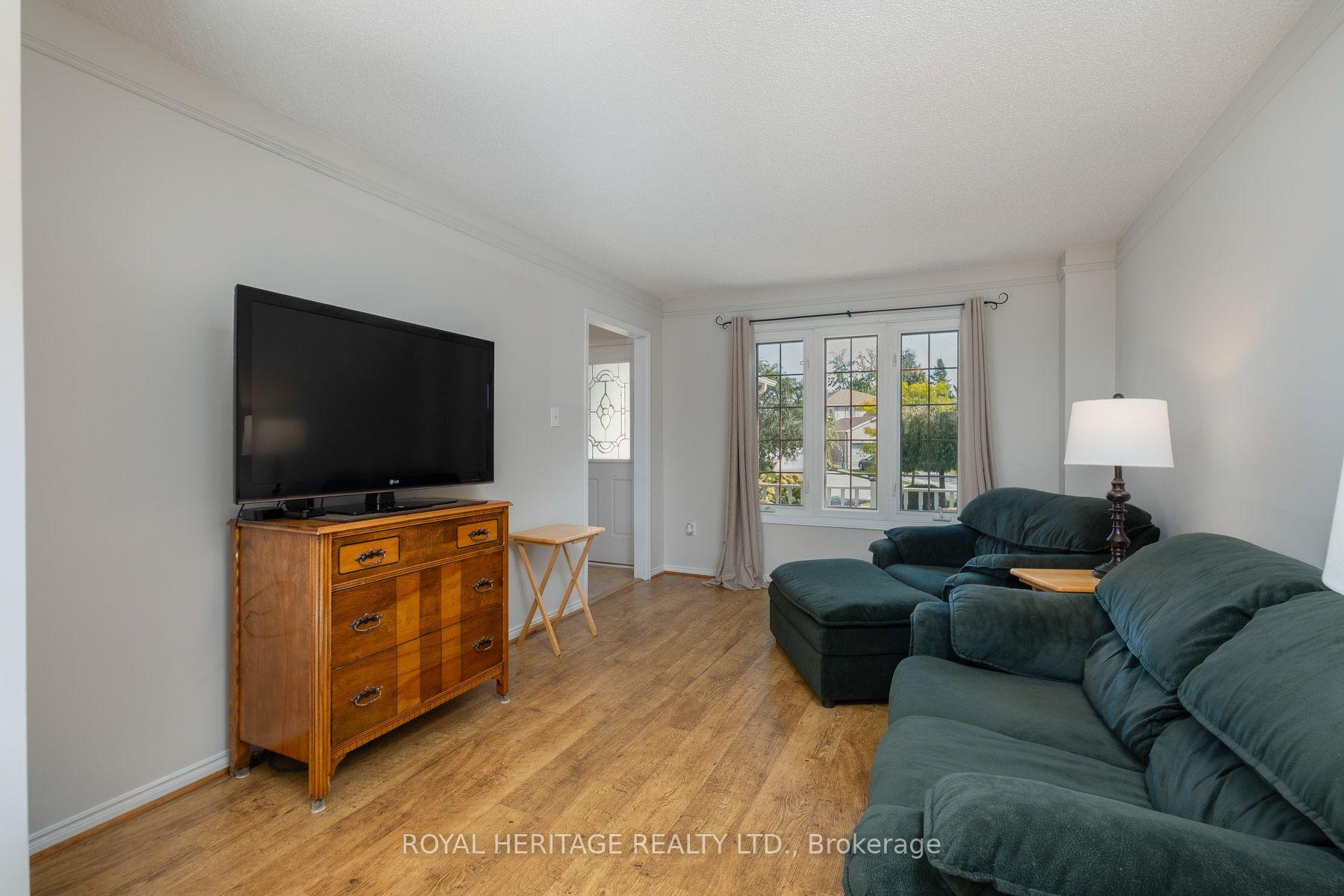 Photo 17 of 8 Dakin Drive, Ajax, Central West — HOMEH