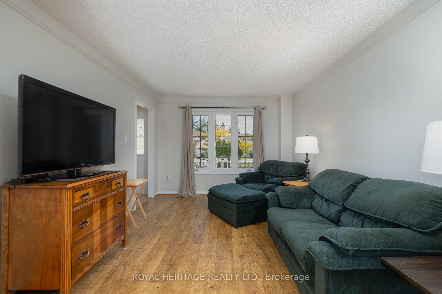 Photo 18 of 8 Dakin Drive, Ajax, Central West — HOMEH