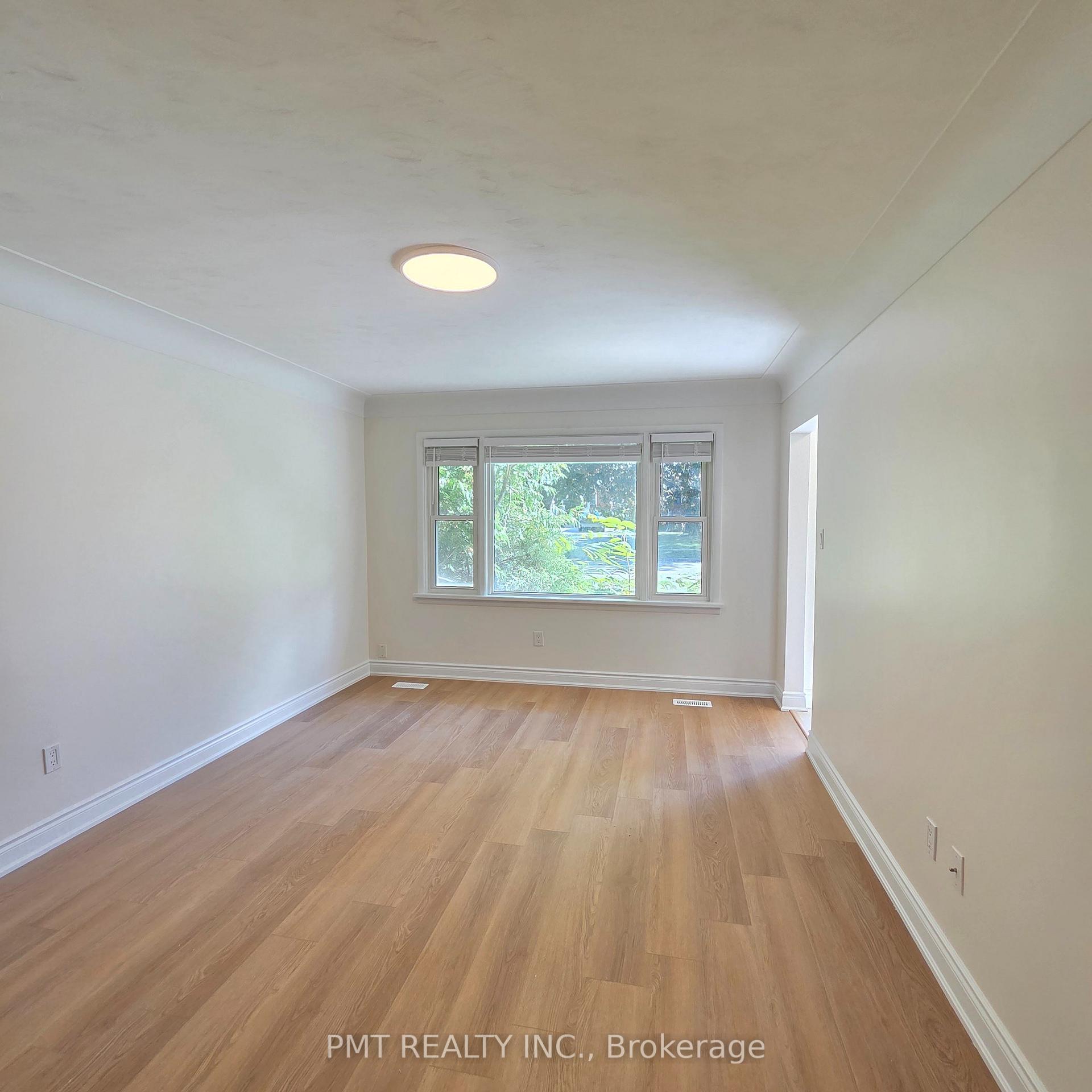 Photo 6 of 143 Elgin Crescent, Waterloo — HOMEH
