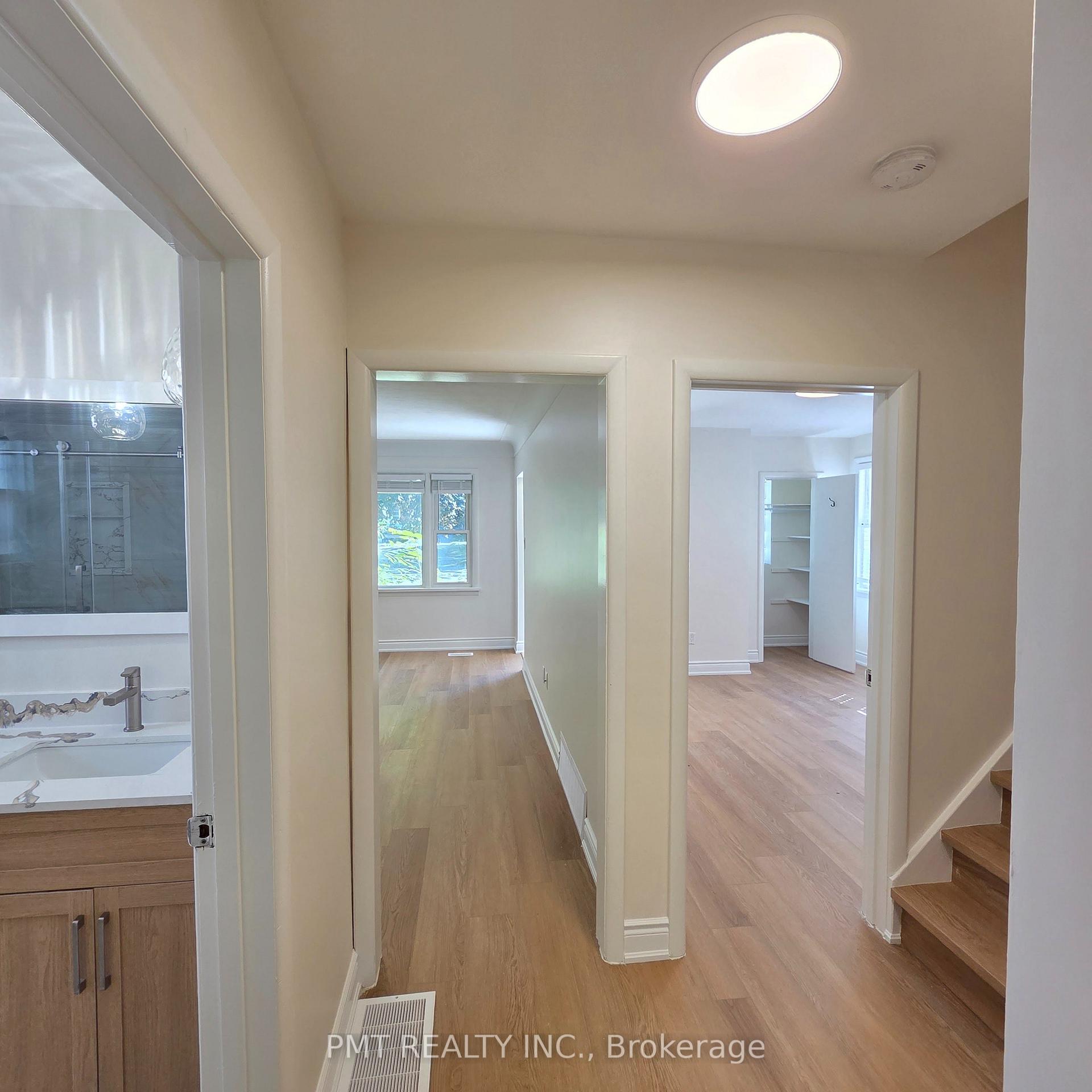 Photo 9 of 143 Elgin Crescent, Waterloo — HOMEH