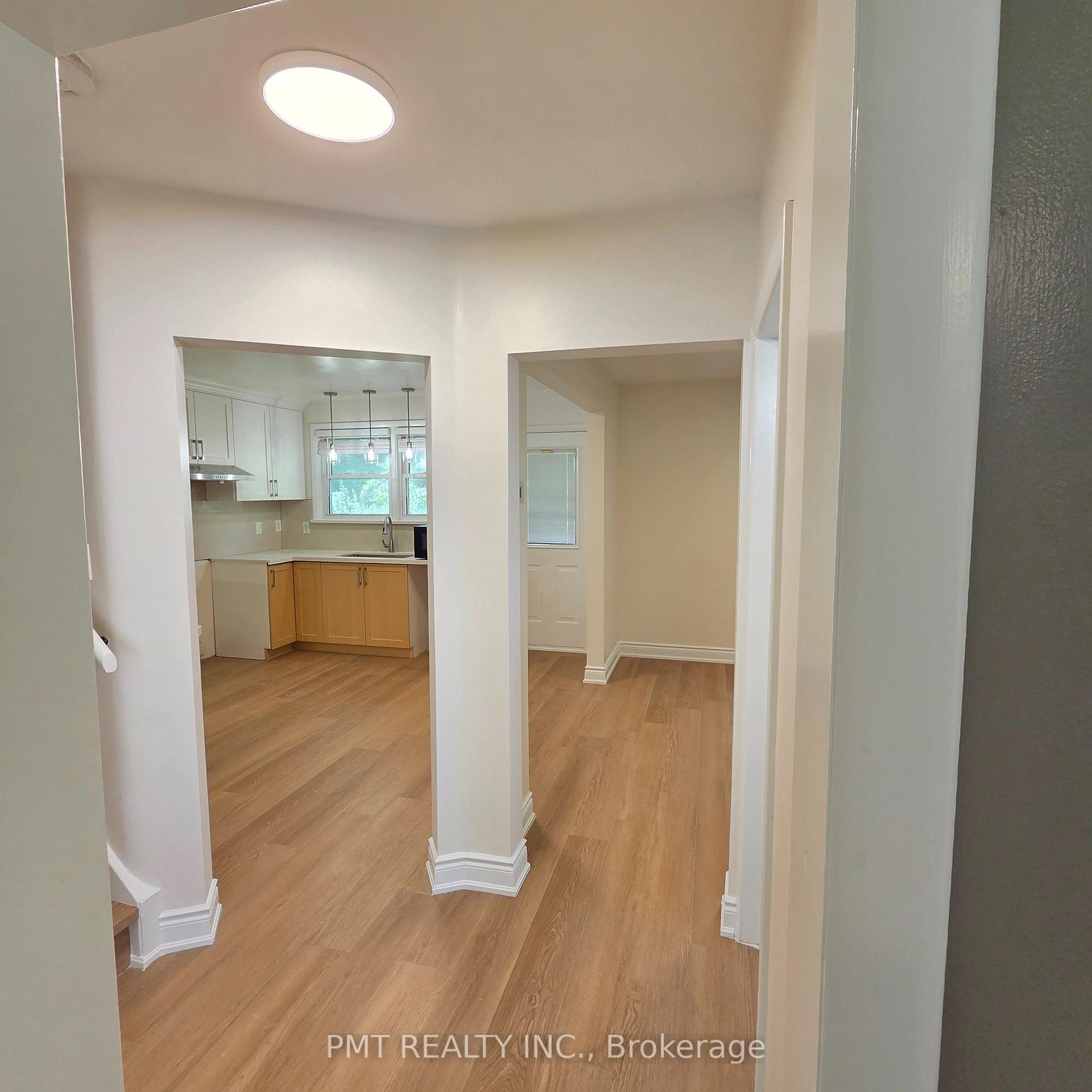 Photo 10 of 143 Elgin Crescent, Waterloo — HOMEH