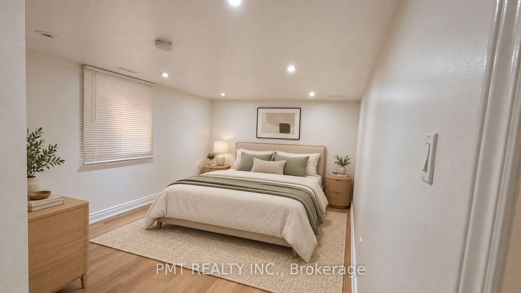 Photo 21 of 143 Elgin Crescent, Waterloo — HOMEH
