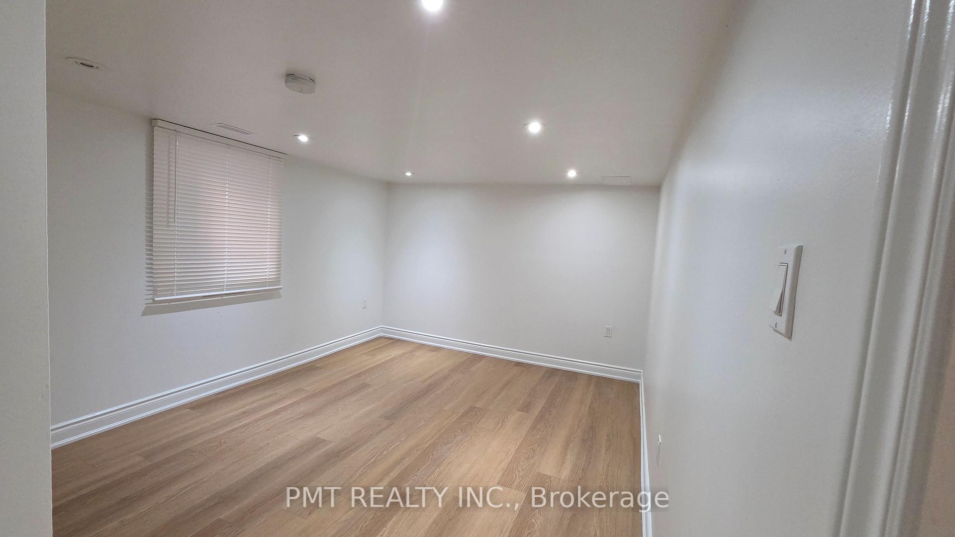 Photo 22 of 143 Elgin Crescent, Waterloo — HOMEH