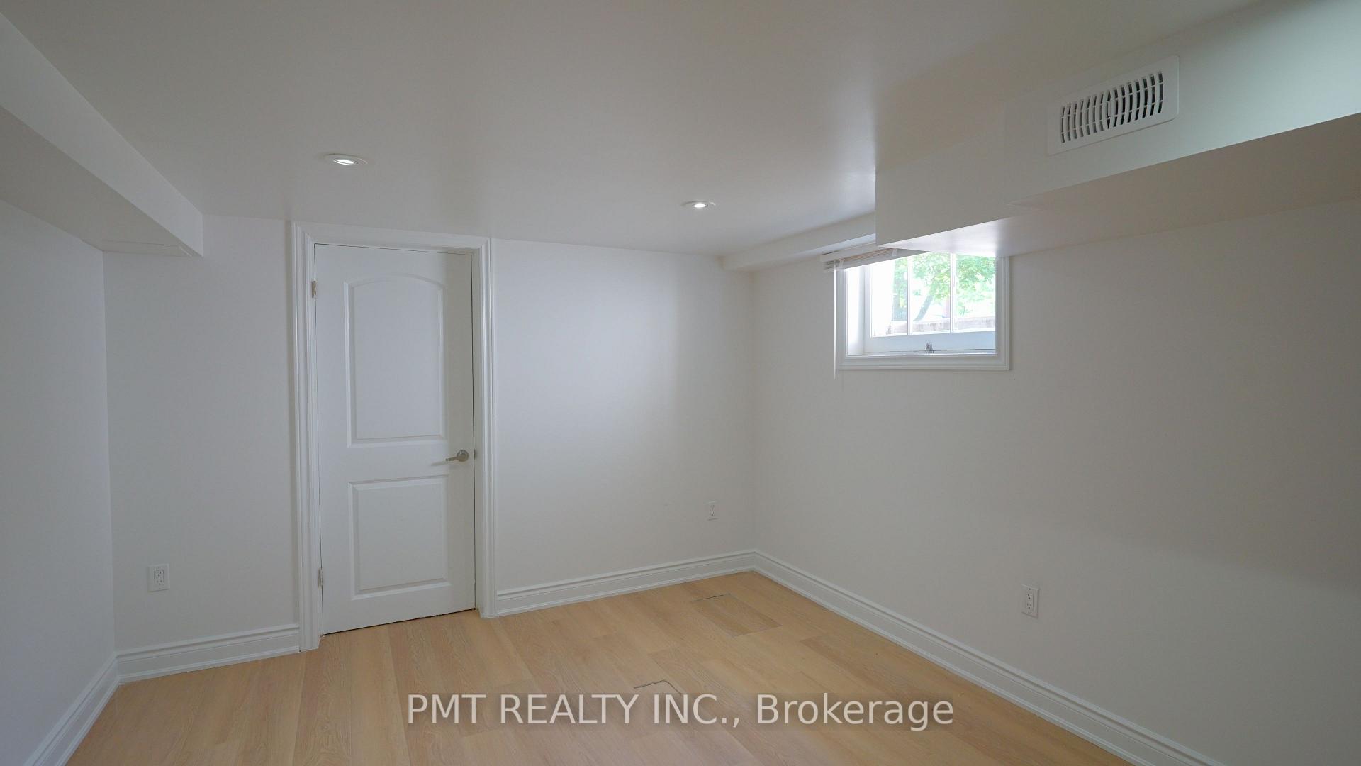 Photo 24 of 143 Elgin Crescent, Waterloo — HOMEH