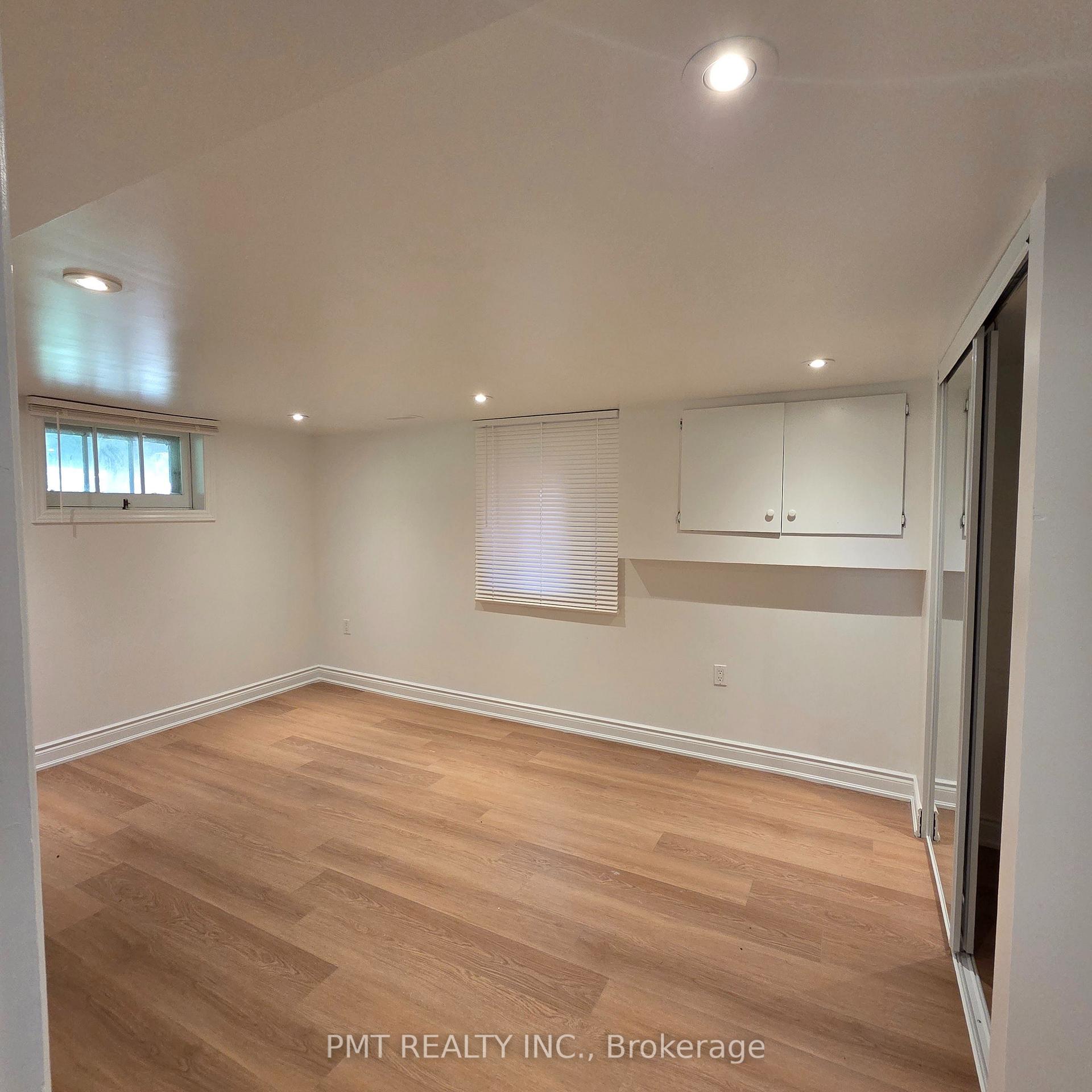 Photo 27 of 143 Elgin Crescent, Waterloo — HOMEH