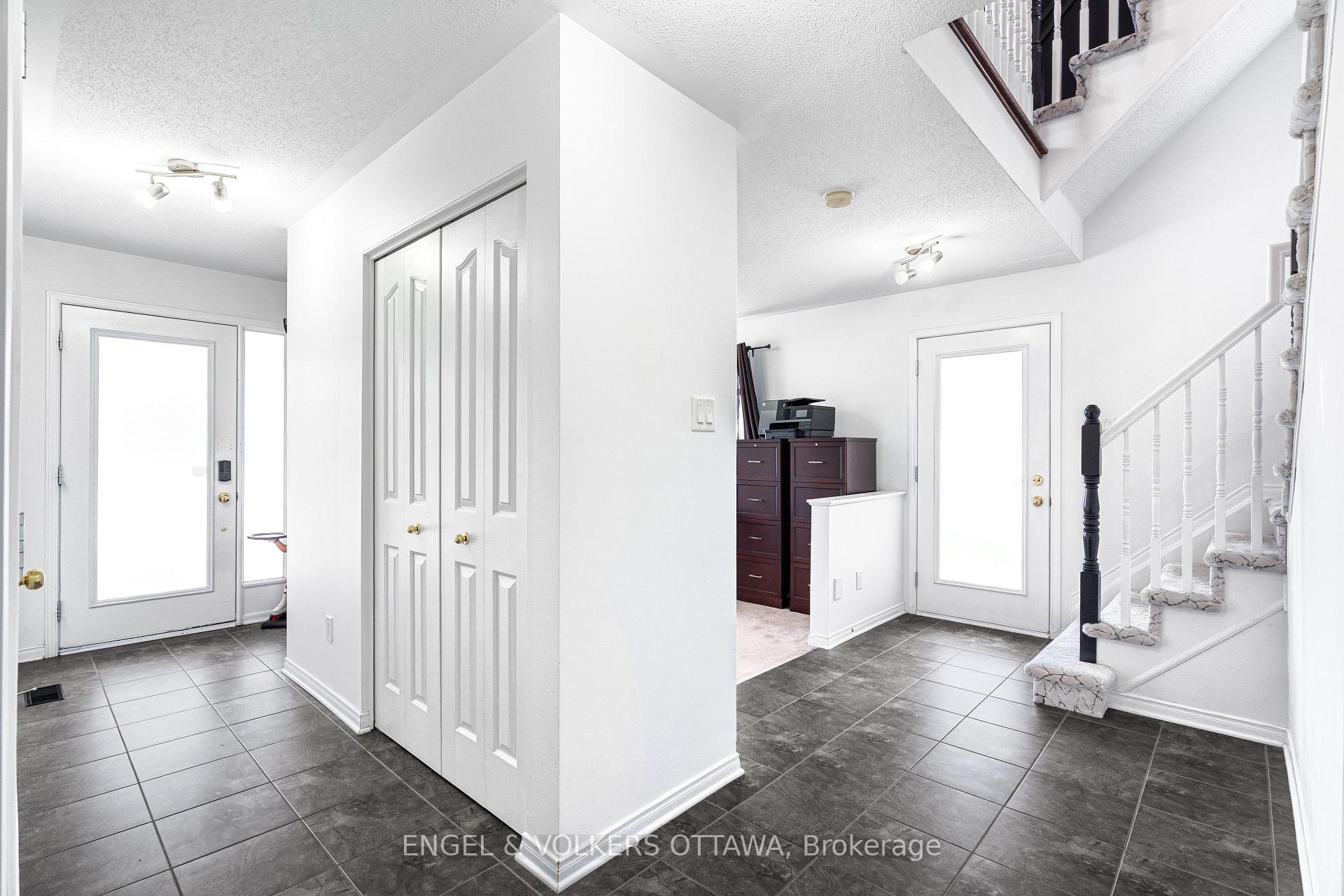 Photo 4 of 290 Citiplace Drive, Ottawa, Merivale Industrial Park/Citiplace — HOMEH