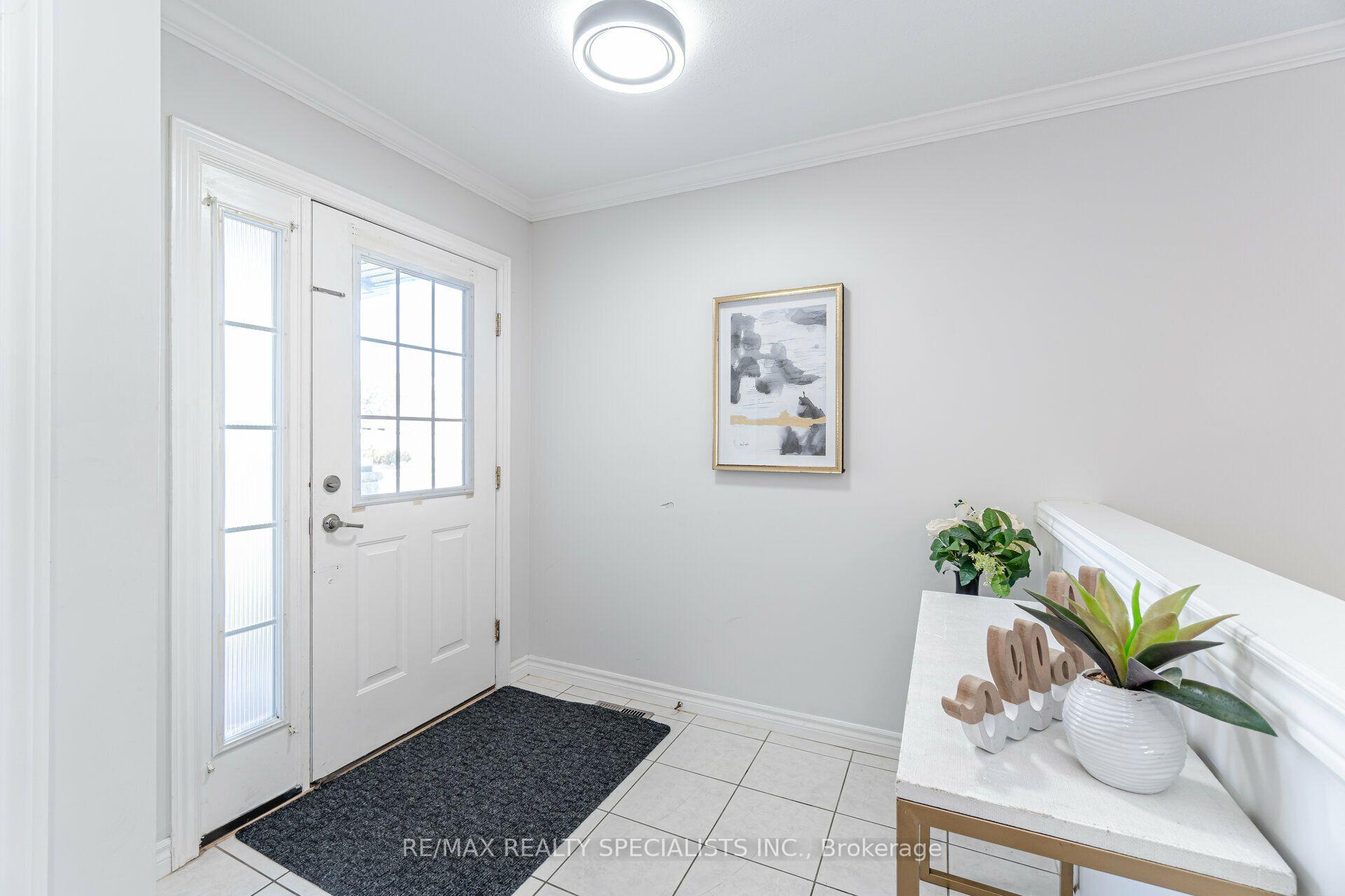 Photo 5 of 1435 Mickleborough Drive, London, North I — HOMEH
