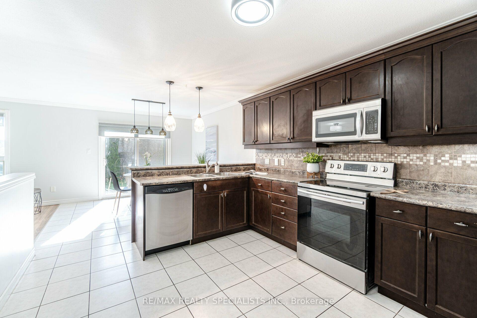 Photo 12 of 1435 Mickleborough Drive, London, North I — HOMEH