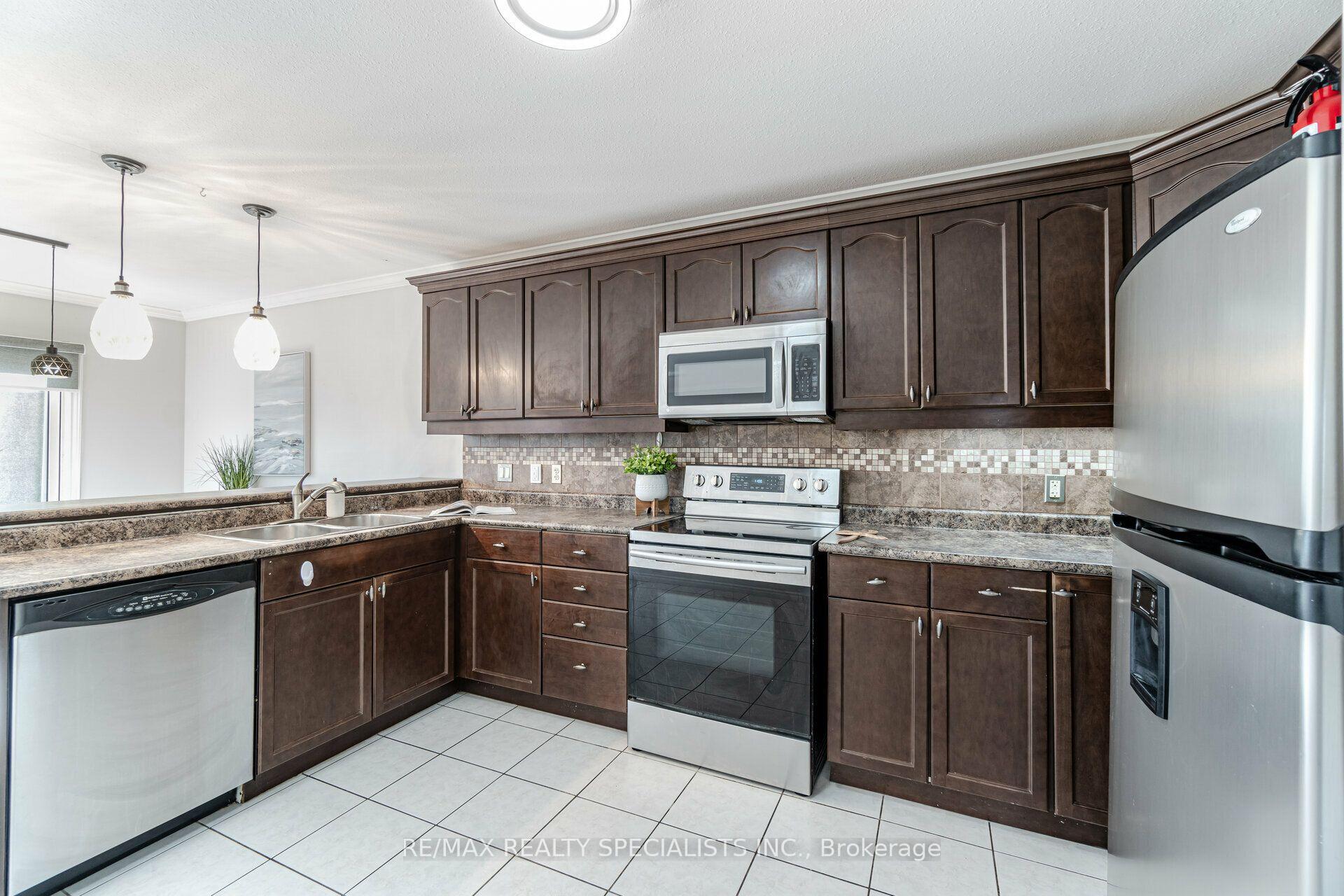 Photo 16 of 1435 Mickleborough Drive, London, North I — HOMEH