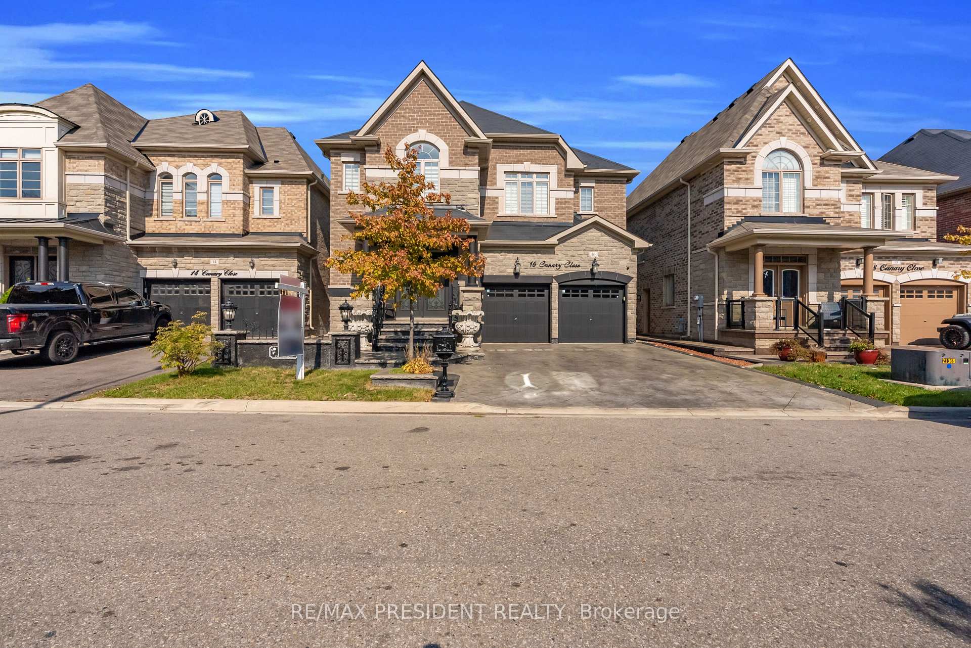 Photo 2 of 16 Canary Close, Brampton, Credit Valley — HOMEH