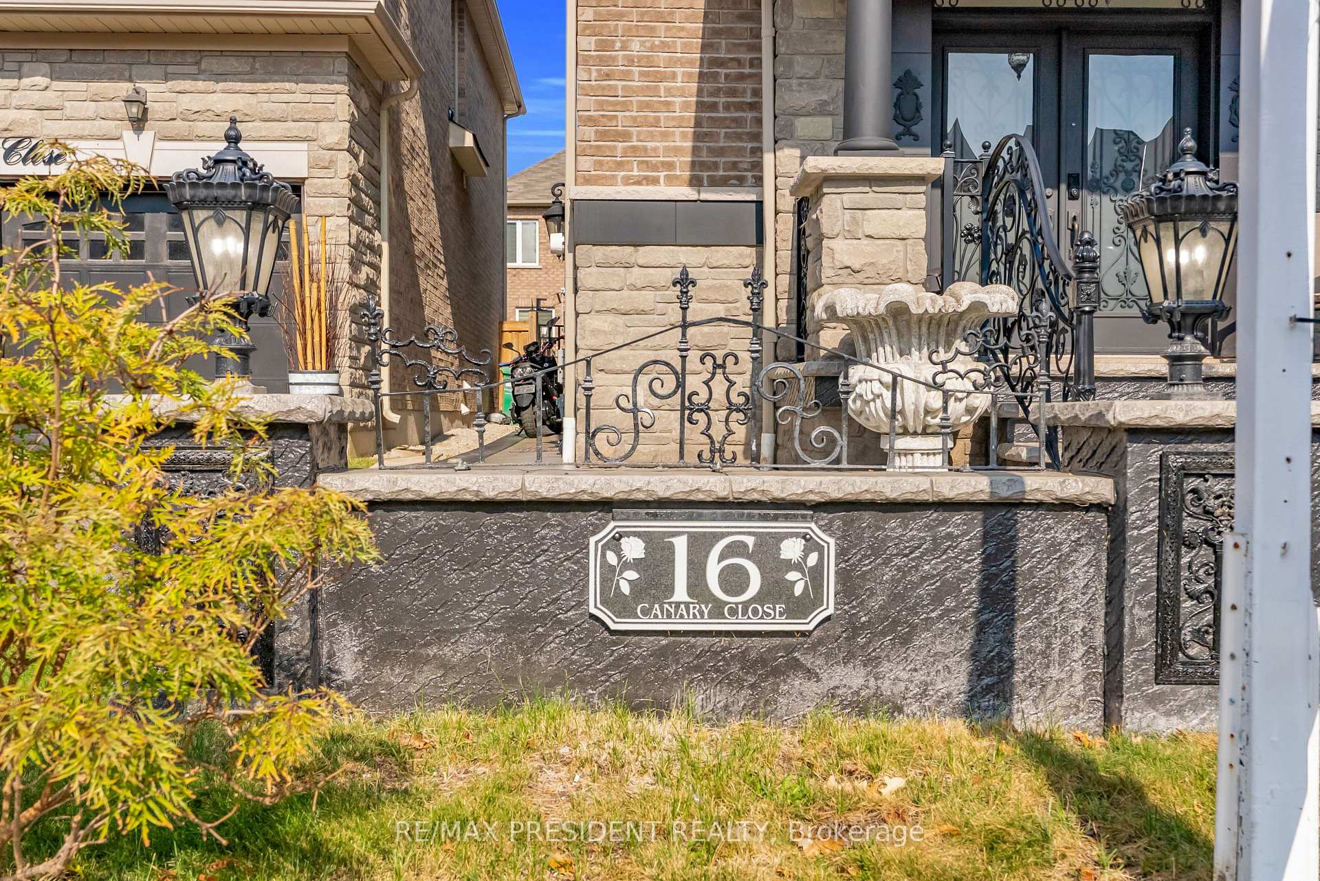 Photo 7 of 16 Canary Close, Brampton, Credit Valley — HOMEH