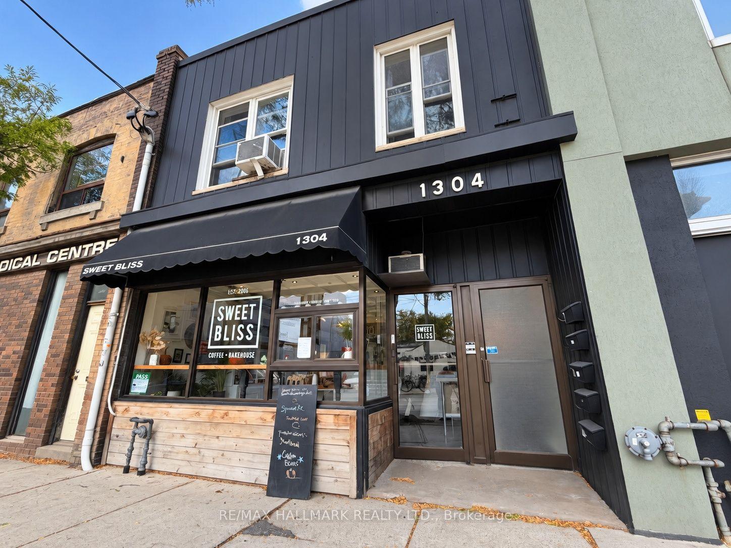 Photo of 1304 Queen Street E