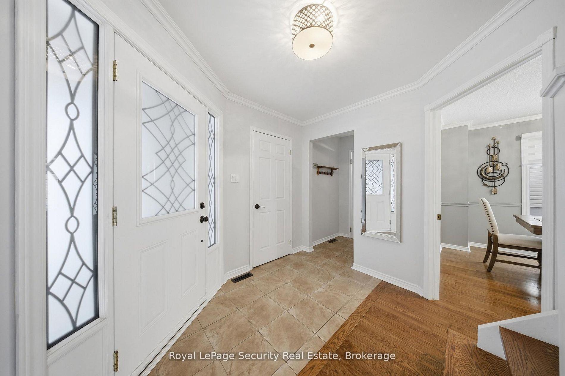 Photo 6 of 122 Browning Trail, Barrie, Letitia Heights — HOMEH