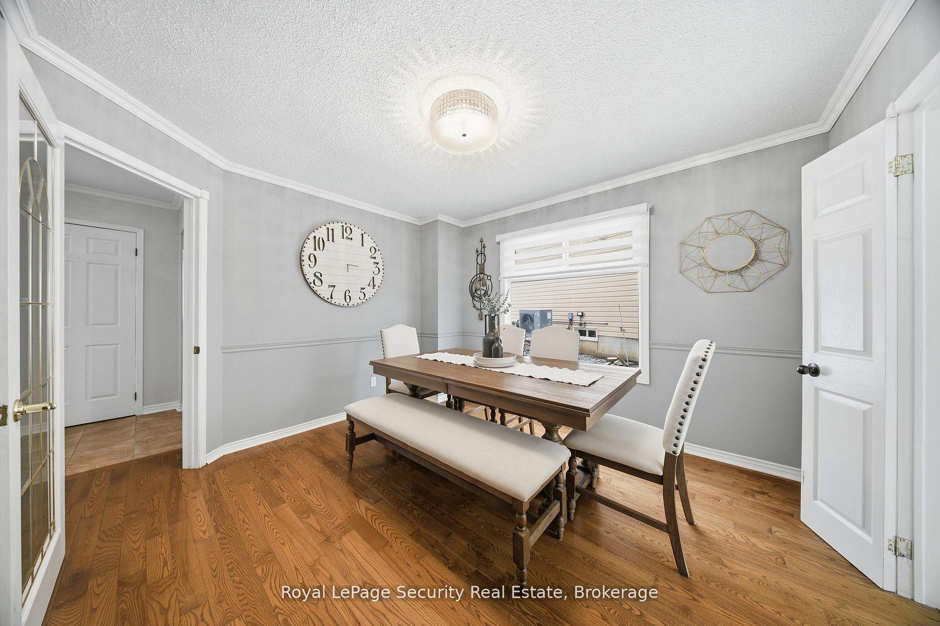 Photo 11 of 122 Browning Trail, Barrie, Letitia Heights — HOMEH