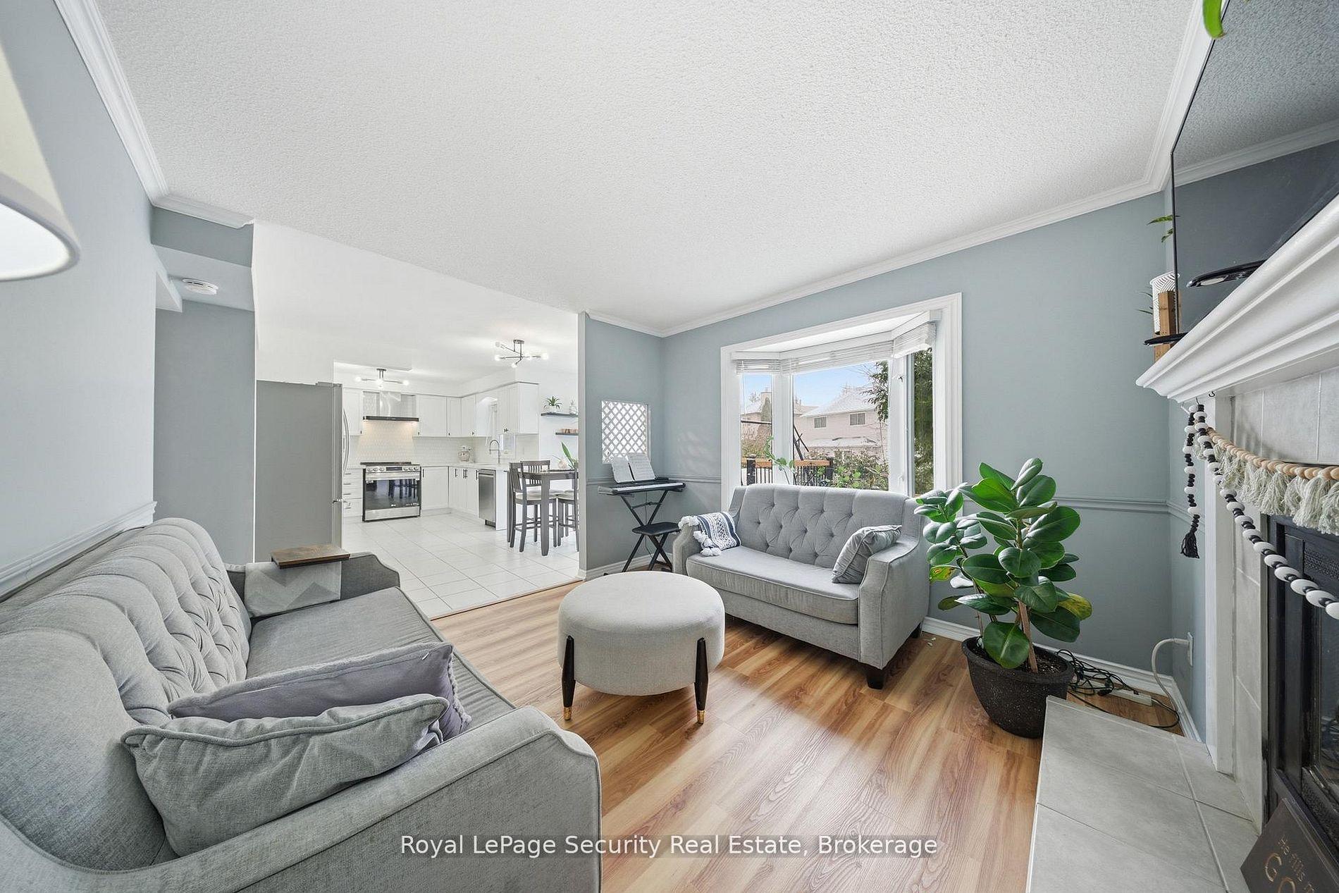 Photo 19 of 122 Browning Trail, Barrie, Letitia Heights — HOMEH
