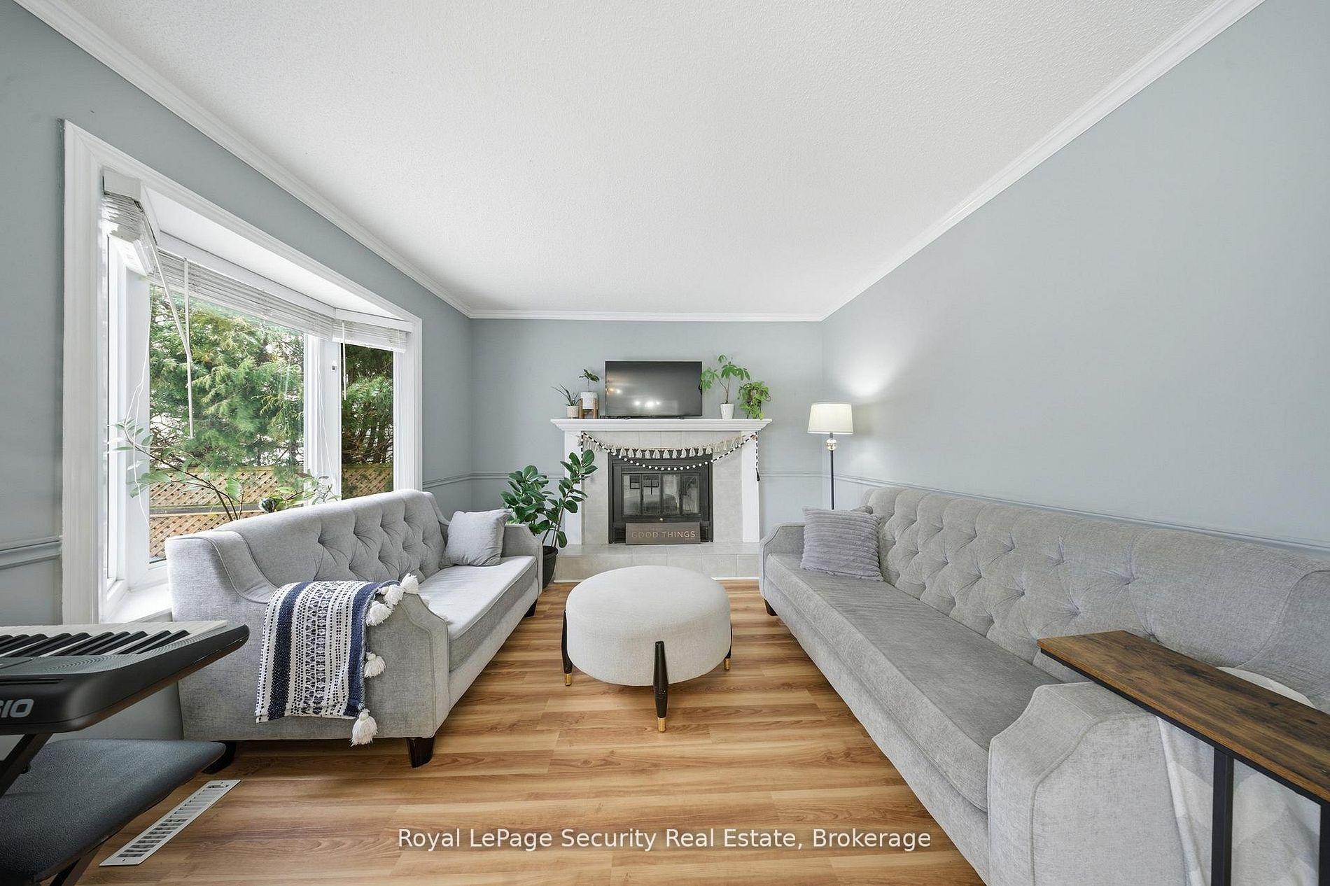 Photo 20 of 122 Browning Trail, Barrie, Letitia Heights — HOMEH