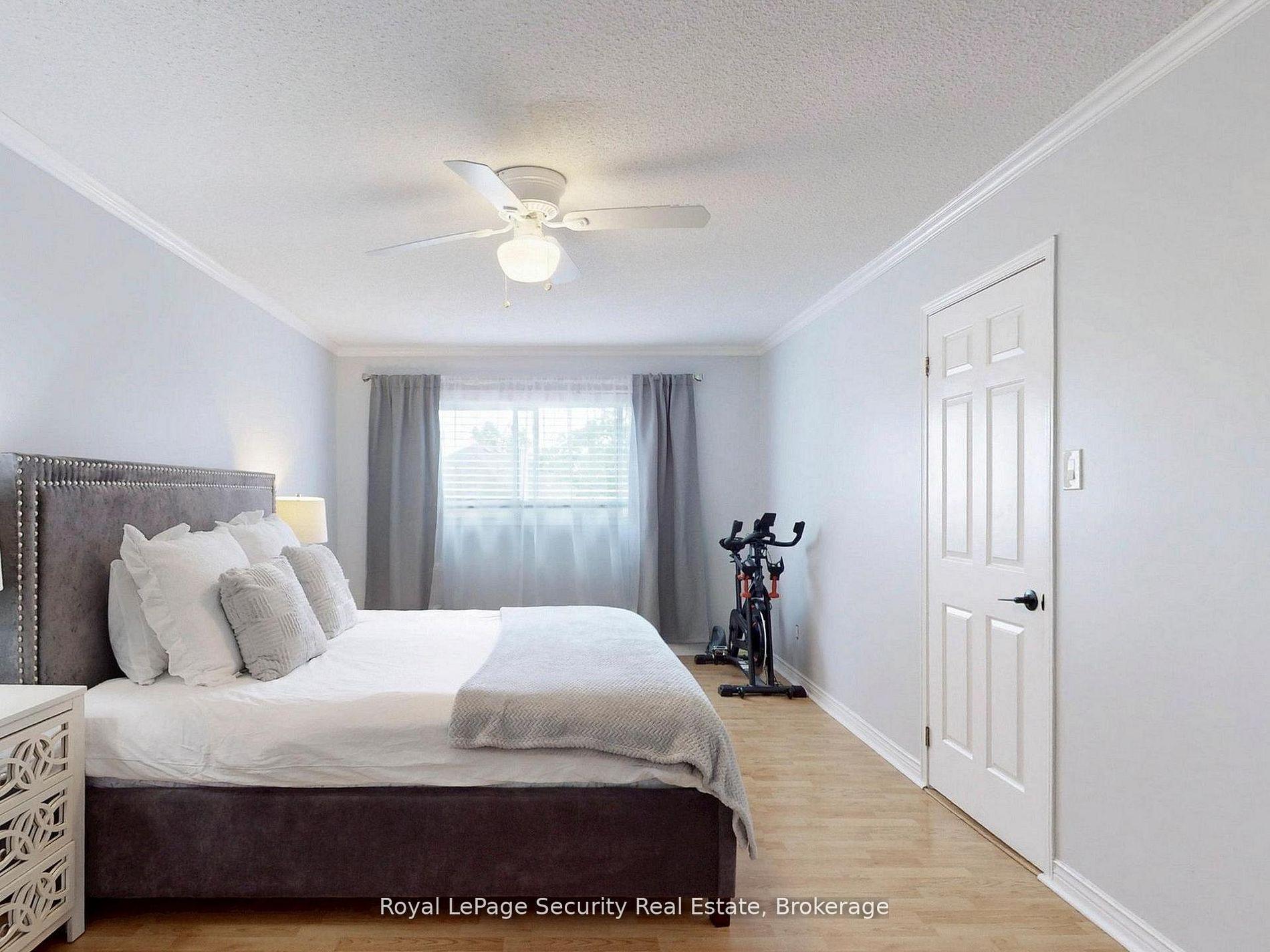 Photo 25 of 122 Browning Trail, Barrie, Letitia Heights — HOMEH
