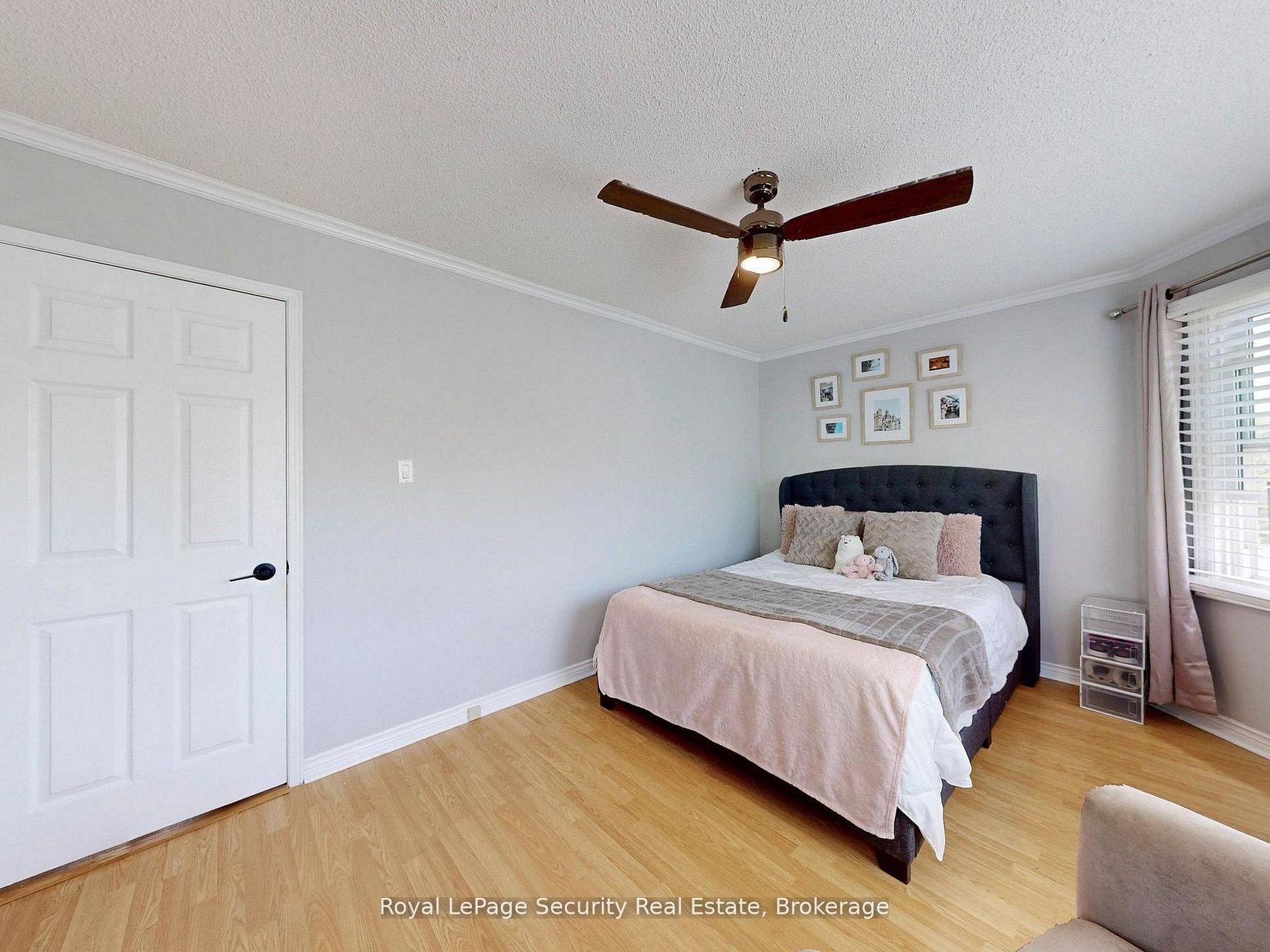 Photo 30 of 122 Browning Trail, Barrie, Letitia Heights — HOMEH