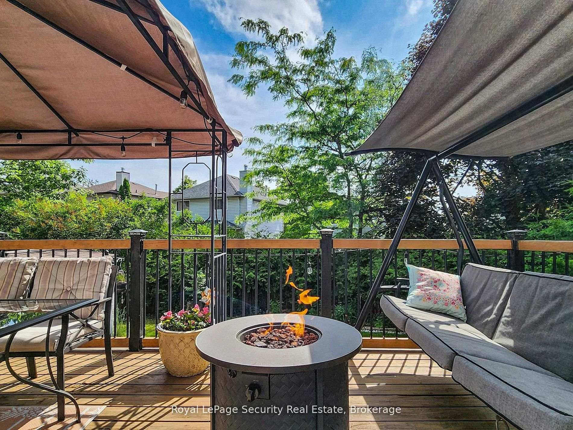 Photo 41 of 122 Browning Trail, Barrie, Letitia Heights — HOMEH