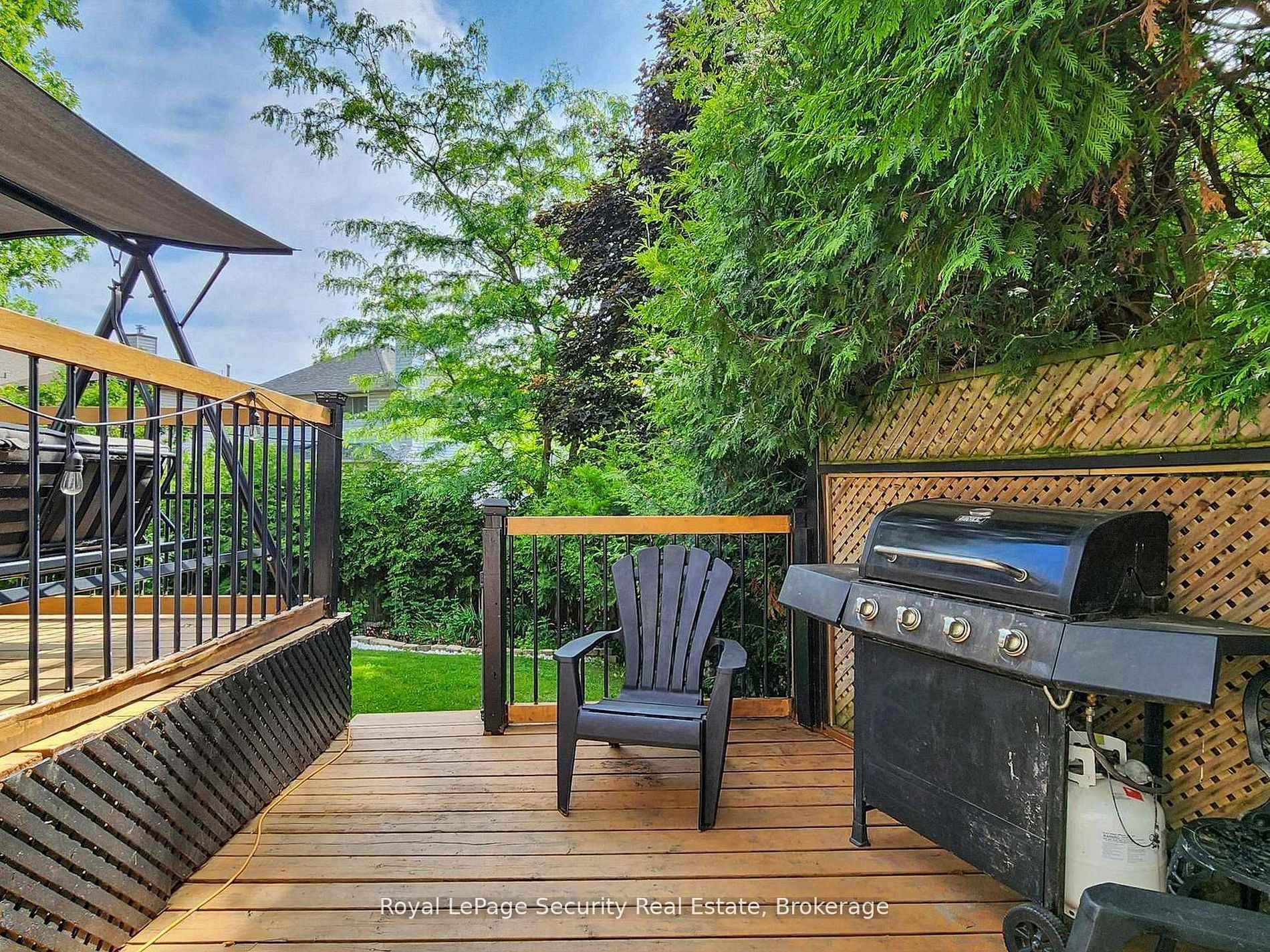 Photo 43 of 122 Browning Trail, Barrie, Letitia Heights — HOMEH