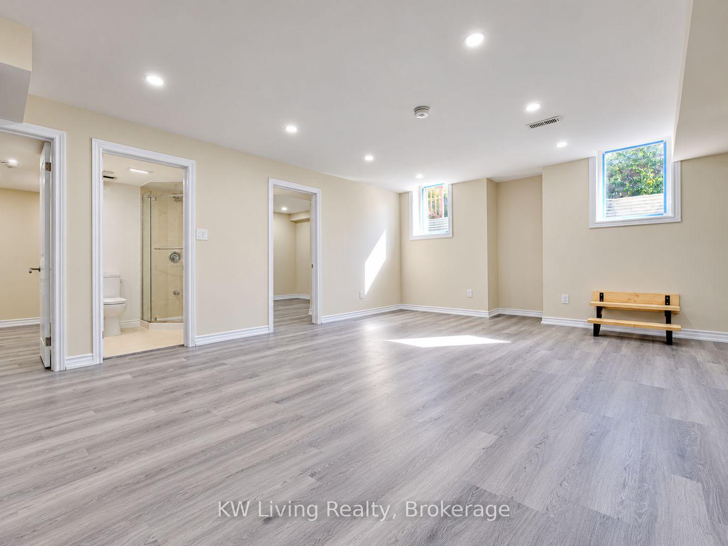 Photo 3 of 21 Plentywood Drive, Brampton, Brampton West — HOMEH